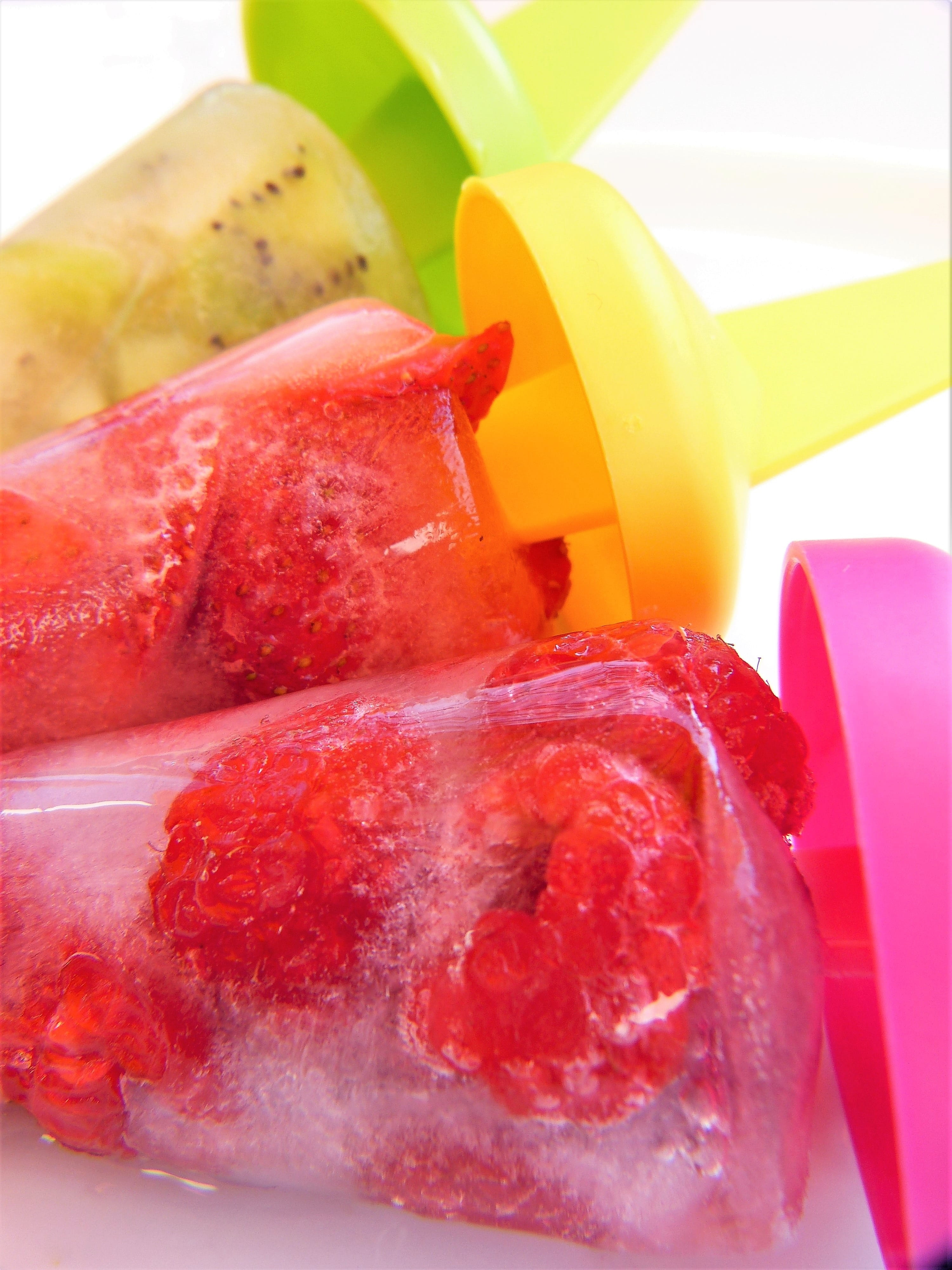 dessert, refreshment, cool, frozen food, gluten, white, bio, ice, sugar-, frozen water, holiday, lactose, red, close, Fruit, sliced, spring, temptation, Phone HD Wallpaper