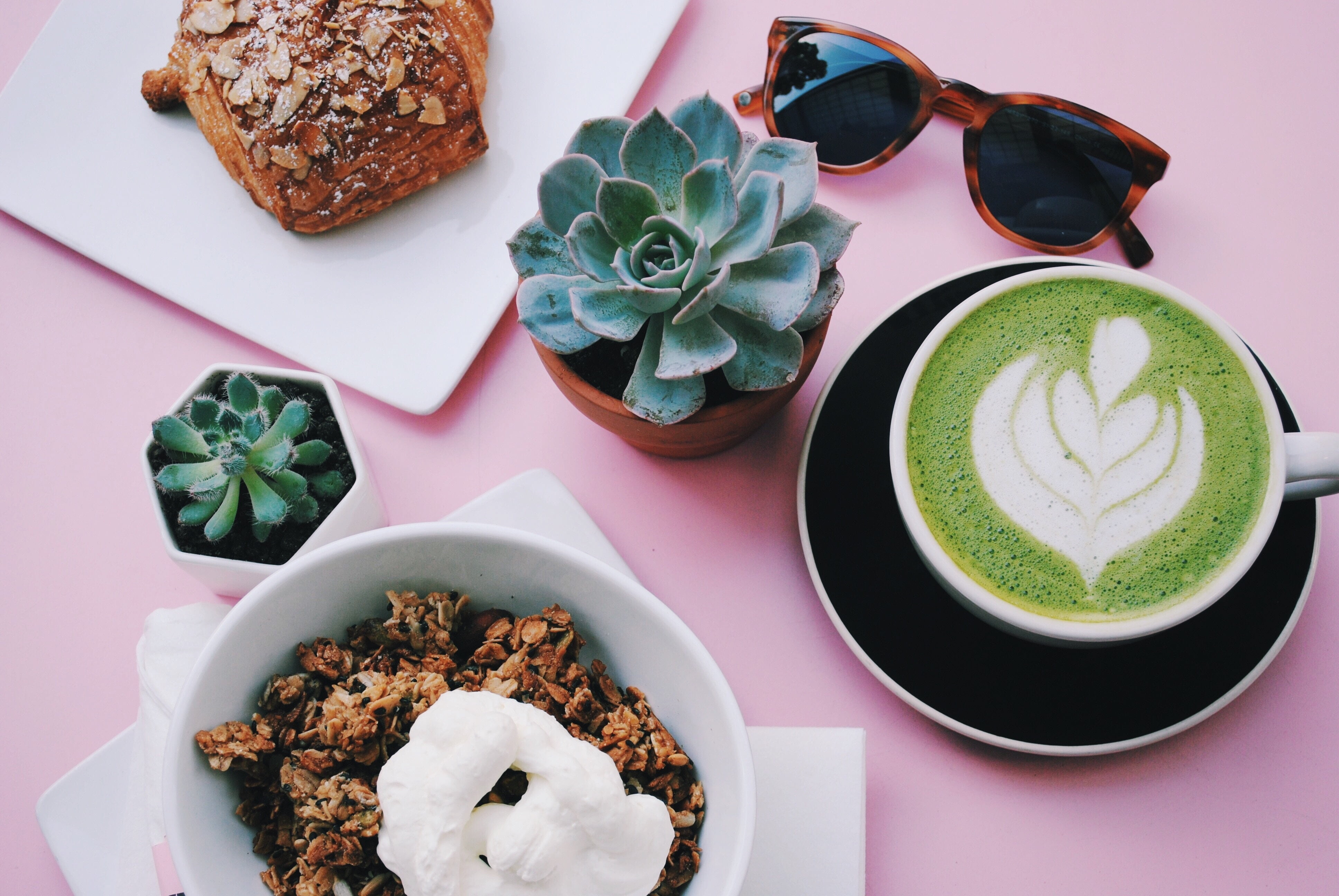 serving size, close-up, dessert, latte, food and drink, food, directly above, plant, freshness, heat - Temperature, chocolate, temptation, cappuccino, hot drink, HD Wallpaper