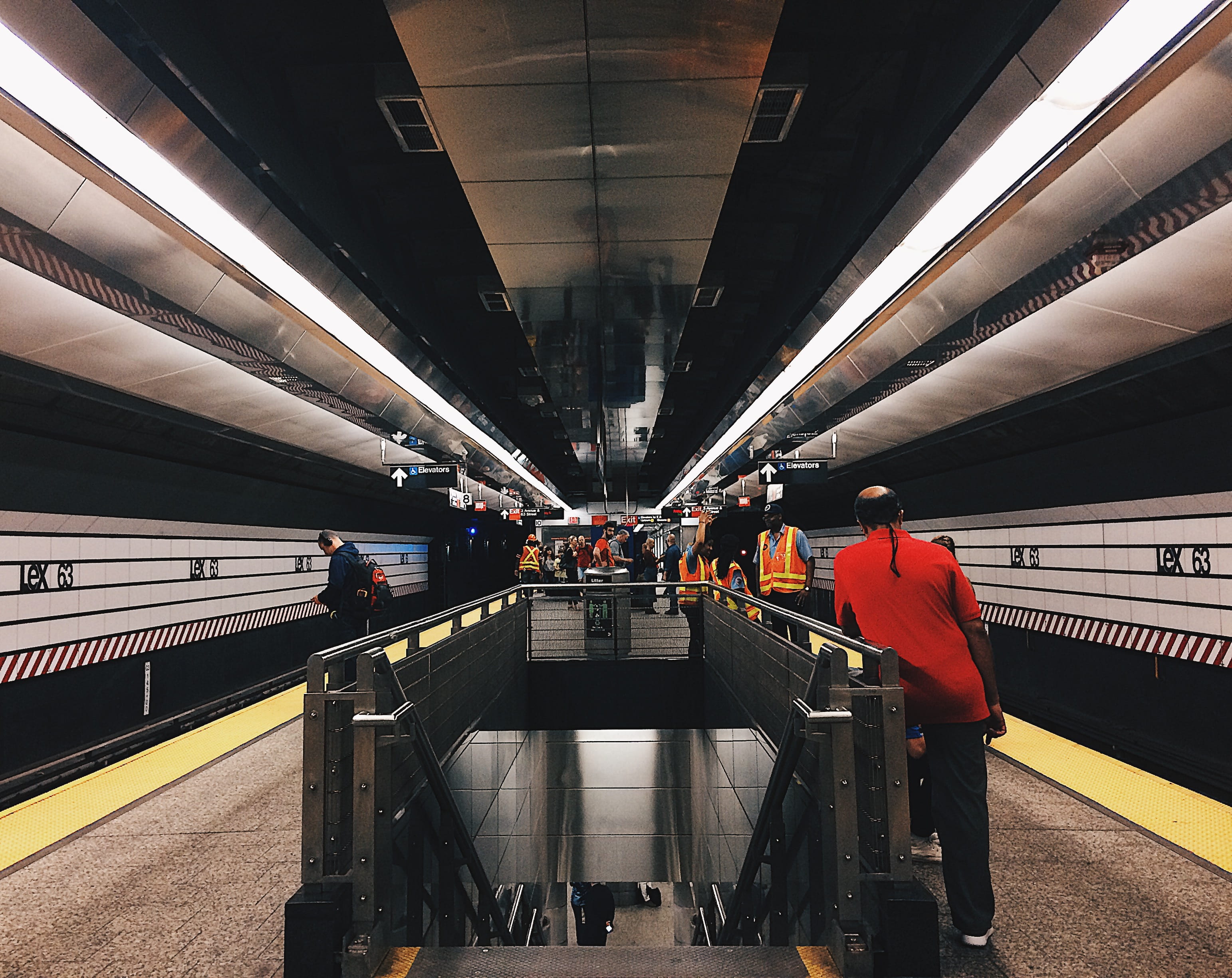 nyc, subway, mode of transportation, subway station, built structure, 2K, people, architecture, men, illuminated, rail transportation, track, lexington avenue, HD Wallpaper