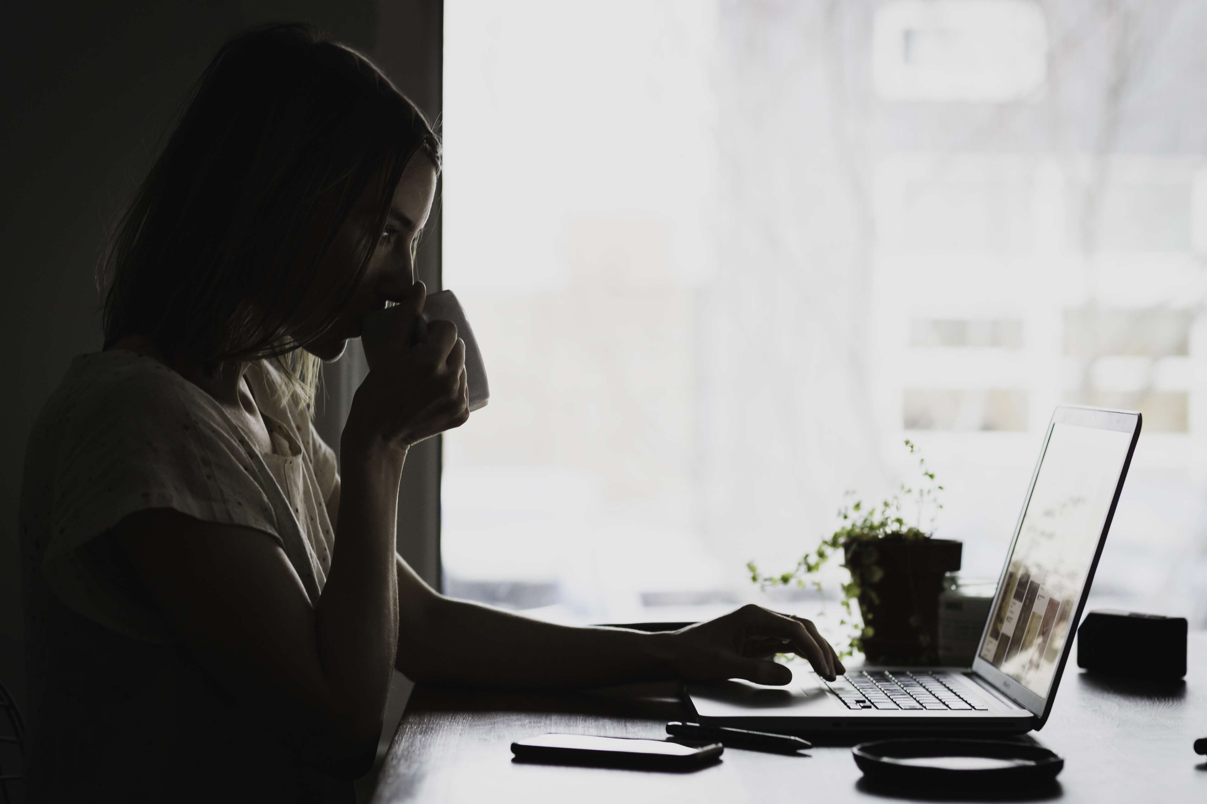 computer, drinking, indoors, keyboard, typing, sit, drink, working, smartphone, businesswoman, laptop, work, wireless technology, office, room, real people, HD Wallpaper