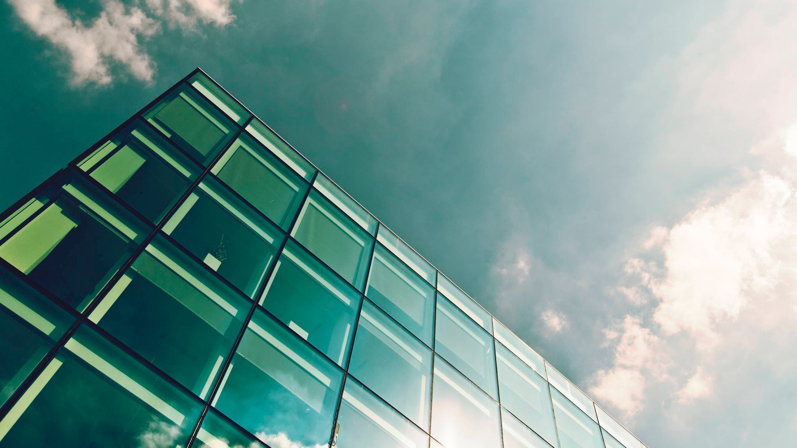 low angle view, office, glass - material, 2K, sky, architecture, no people, city, modern, glass, outdoors, day, nature, directly below, window, building, HD Wallpaper