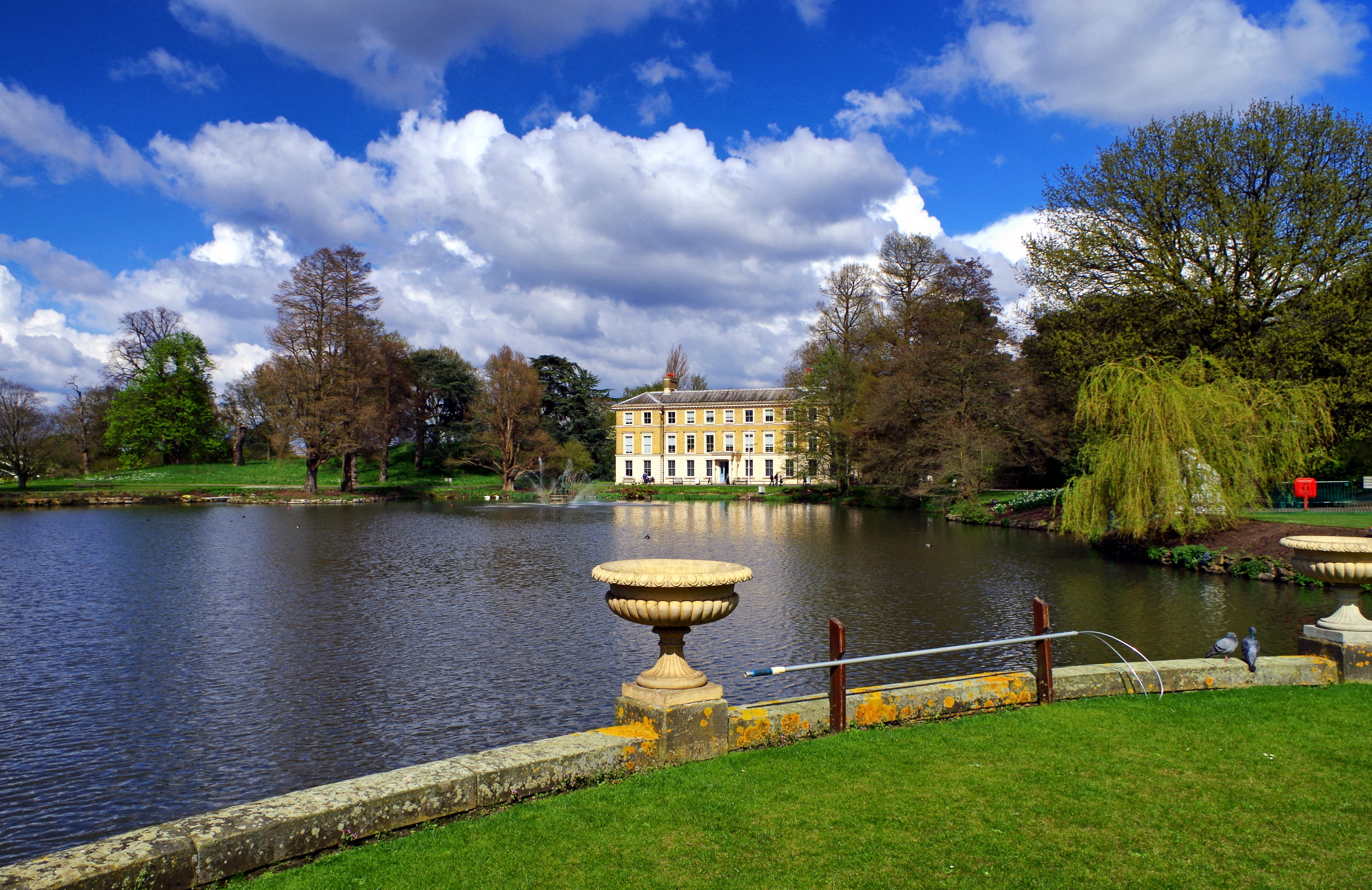 london, sky, travel destinations, grass, nature, outdoors, lake, body, water, city, kew gardens, 4K, bridge - man made structure, cloud - sky, house, clouds, HD Wallpaper