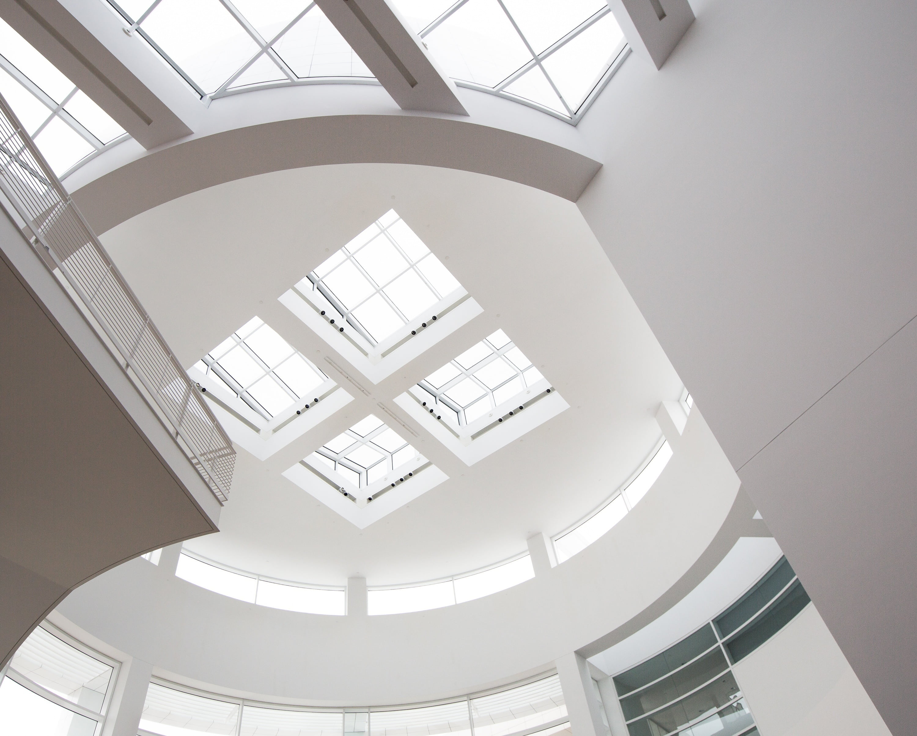 geometric shape, arc, view, 2K, rooftop, design, shape, pattern, architecture, directly below, property, building, ceiling, business building, spiral staircase, HD Wallpaper