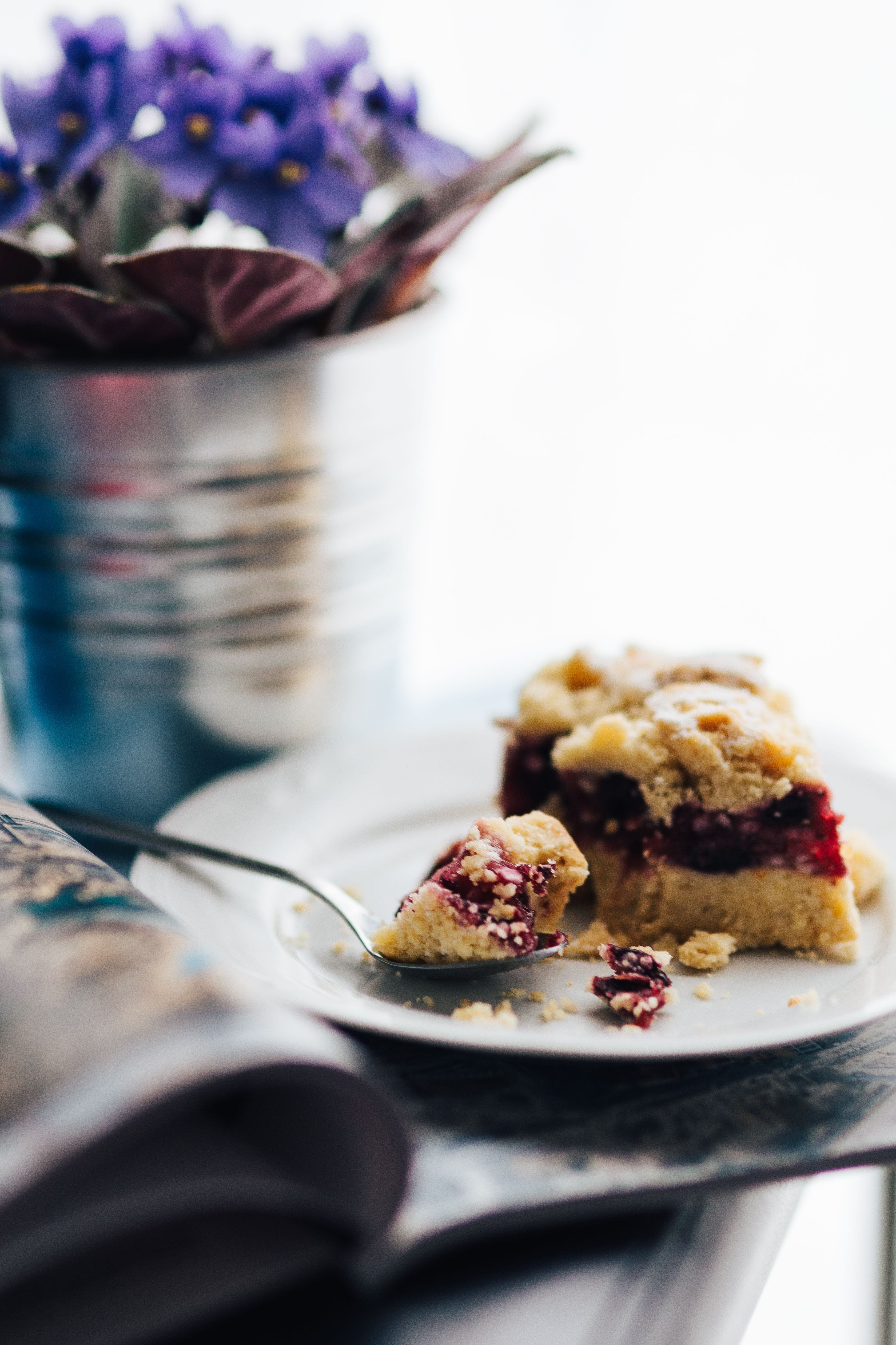 violet, beautiful, selective focus, food And Drink, cake, book, sweet, serving size, eating utensil, freshness, fruitcake, indoors, pot, table, Flowers, Phone HD Wallpaper