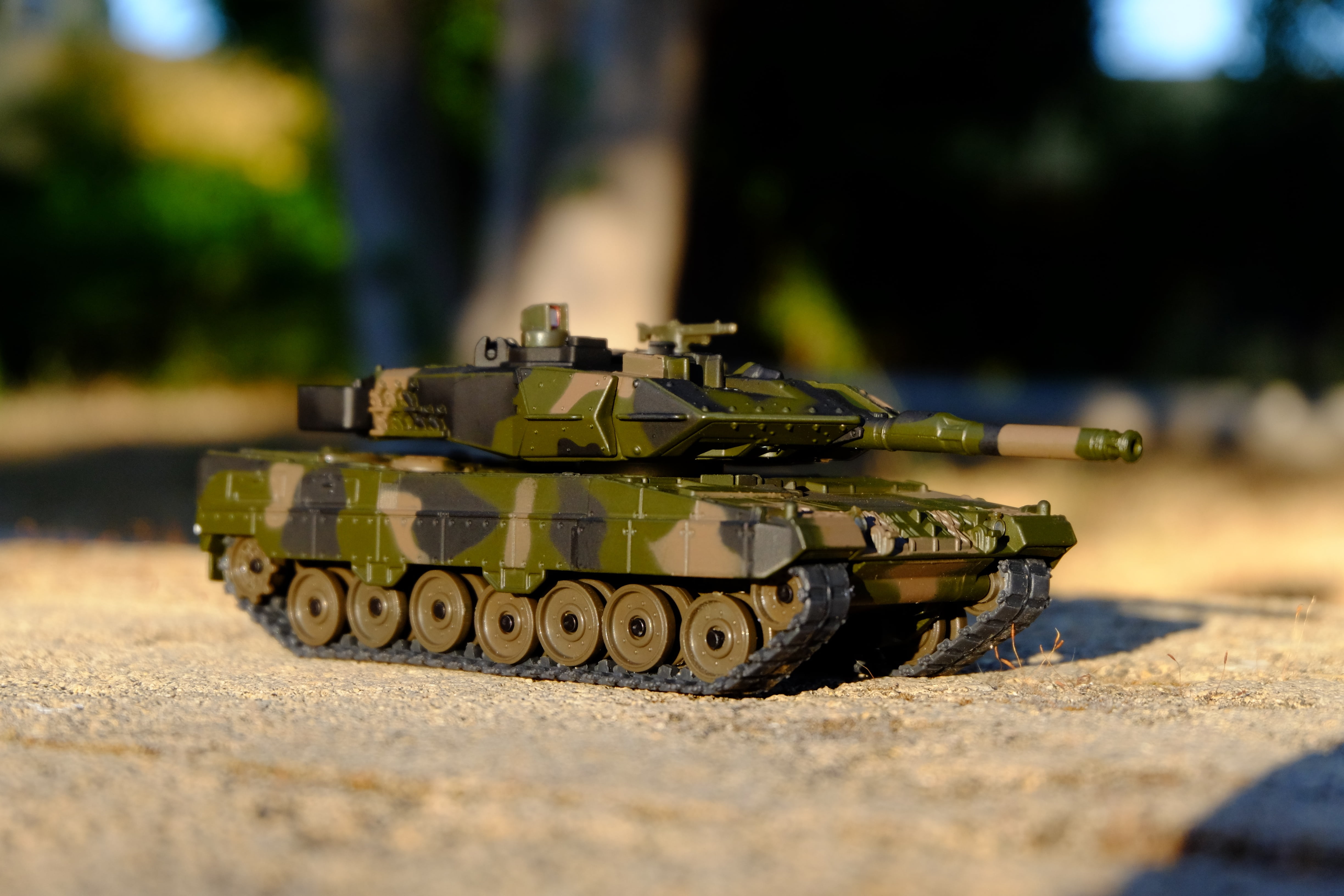 outdoors, army, military, government, day, tank, toy, surface level, nature, fighting, armored tank, transportation, sign, car, aggression, war, hobbies, HD Wallpaper