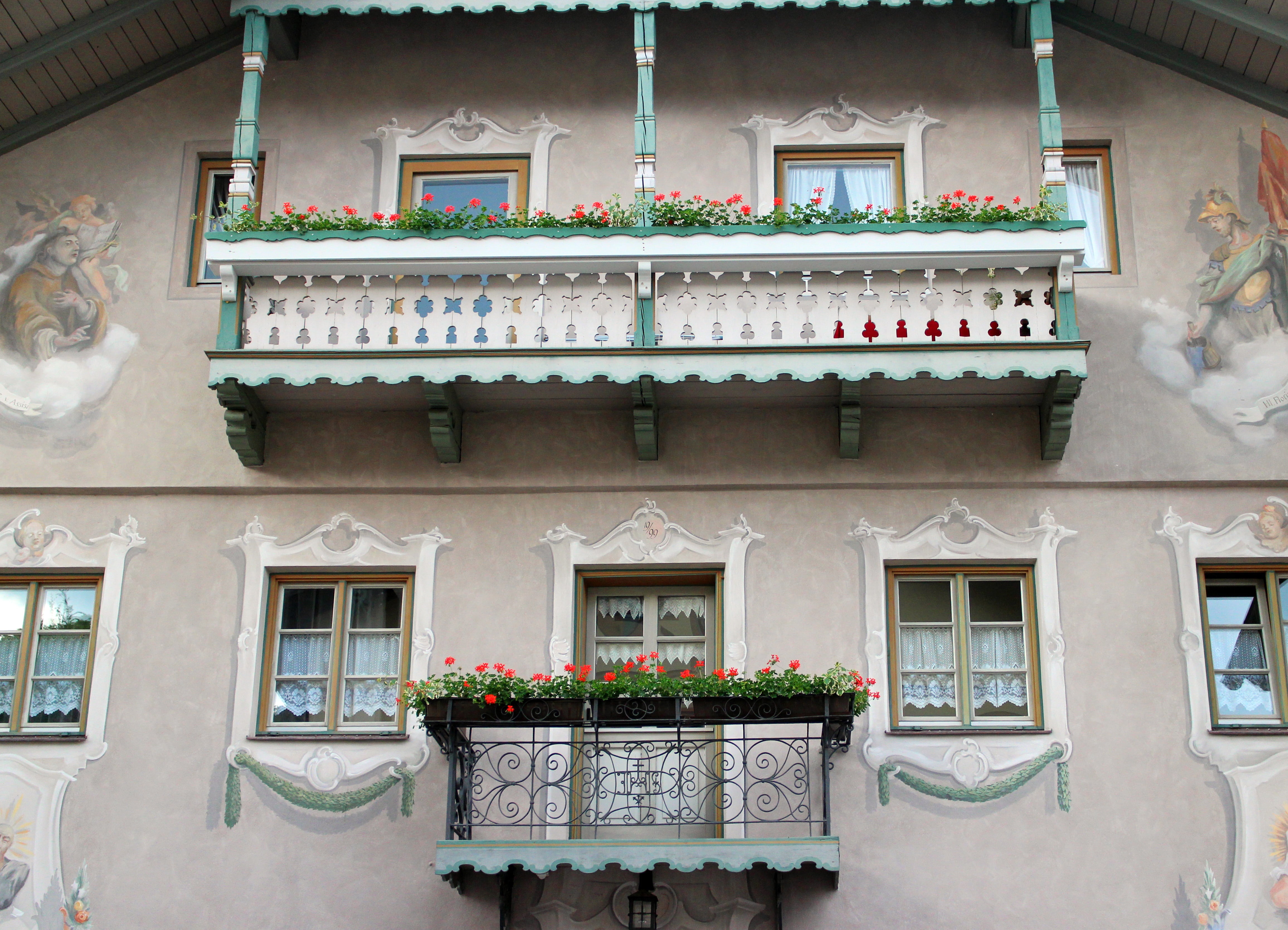 home front, architecture, building exterior, decoration, low angle view, residential district, bavaria, facade, built structure, potted plant, plant, no people, HD Wallpaper