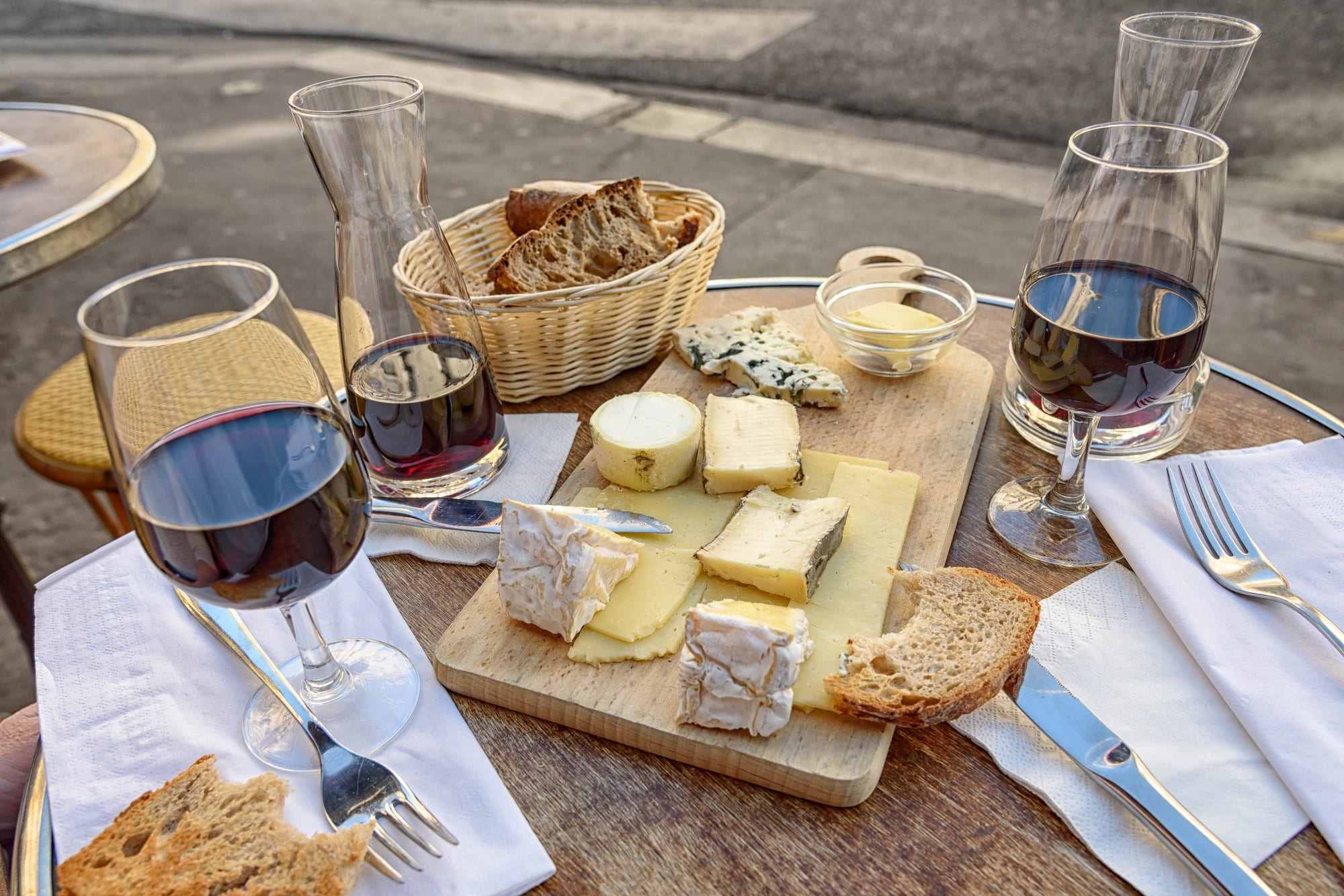 setting, red, table, dairy product, wineglass, food and drink, alcohol, short, high angle view, stemmed, eat, clear, wooden, breads, paris, board, household equipment, HD Wallpaper