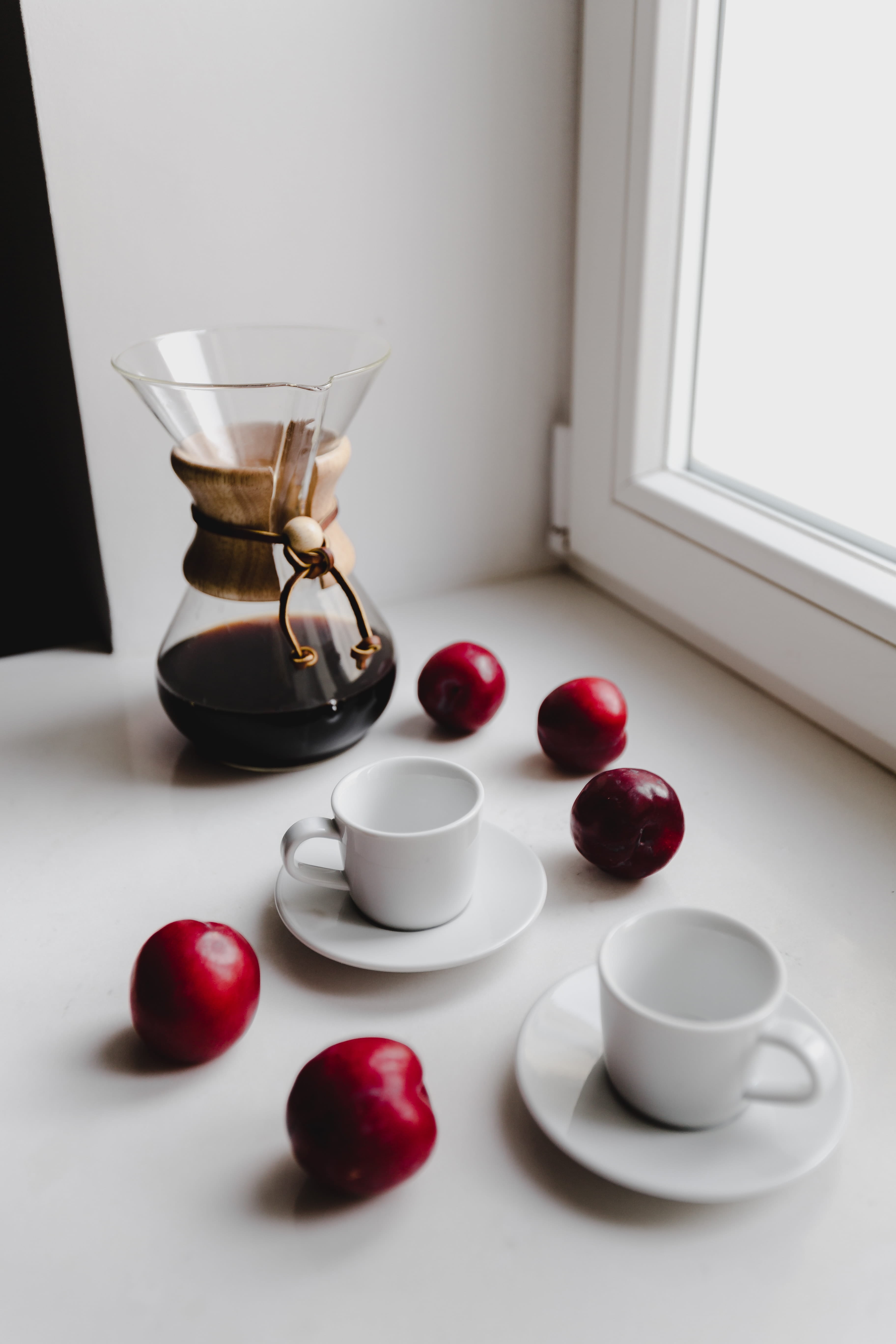 cafe, tea, arabica, coffee cup, freshly, indoors, 5K, coffee - drink, day, filter, cup, morning, tea cup, refreshment, tray, crockery, fruit, mug, fruits, Phone HD Wallpaper
