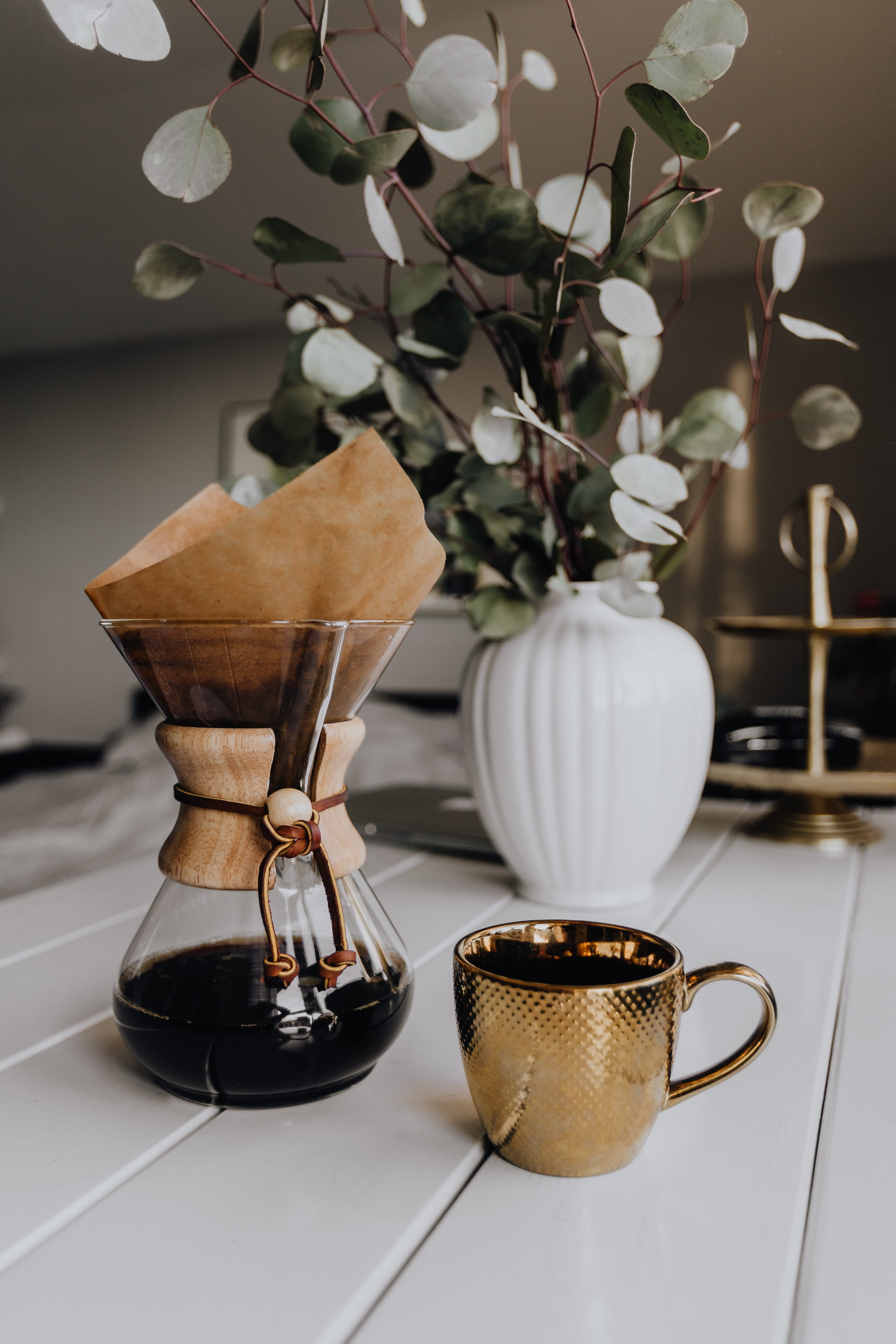 still life, home, pause, cafe, coffee, chemex, container, decoration, cup, vase, lighting equipment, mug, gold cup, leaf, focus on foreground, break, 4K, Phone HD Wallpaper