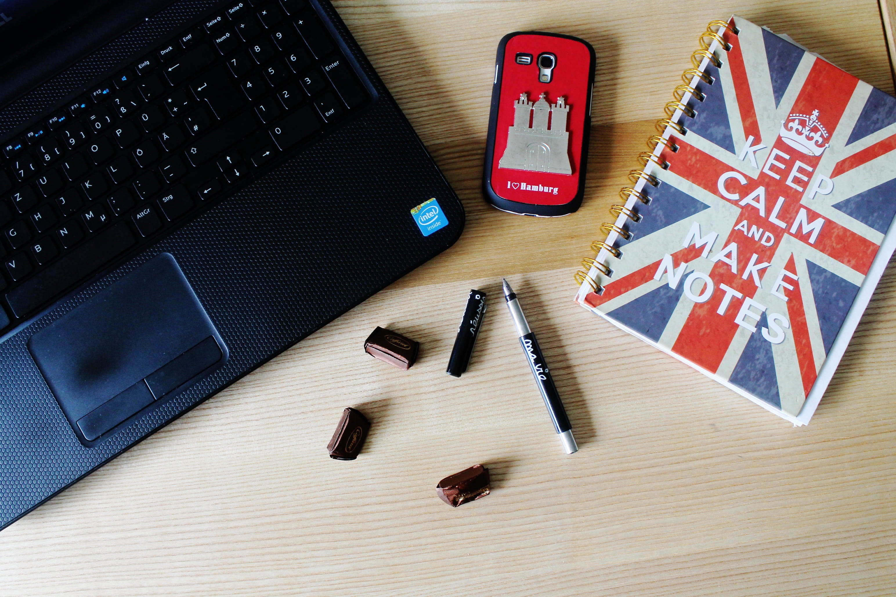 note, booklet, office, book, directly above, order, accessories, desk, leave, cellphone, write down, mobile phone, laptop, bindung, variation, 2K, writing tool, HD Wallpaper