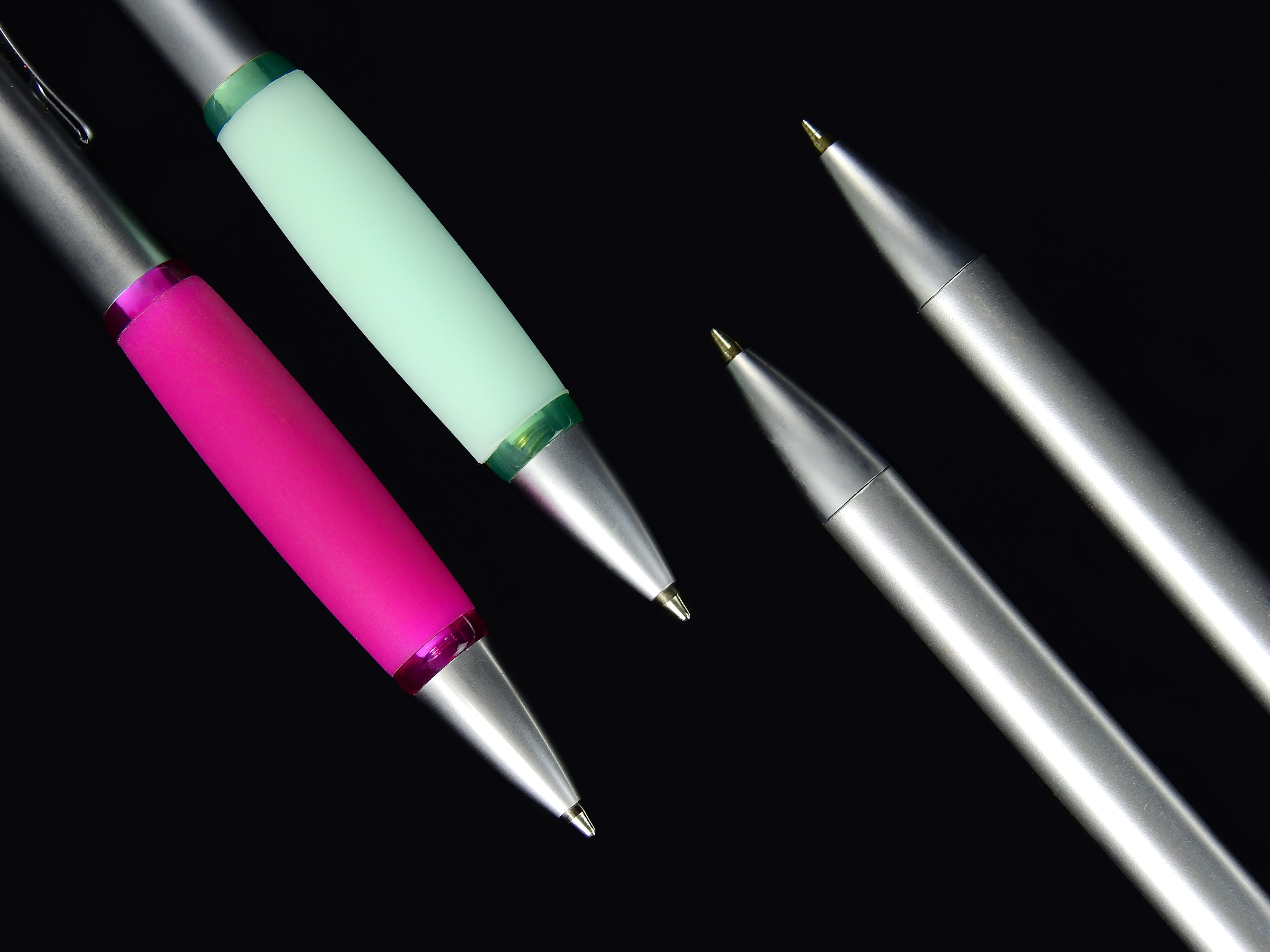 4K, indoors, stationery, high angle view, fashion, office accessories, man made, table, black color, art and craft, still life, ballpoint pen, Schreiber, HD Wallpaper