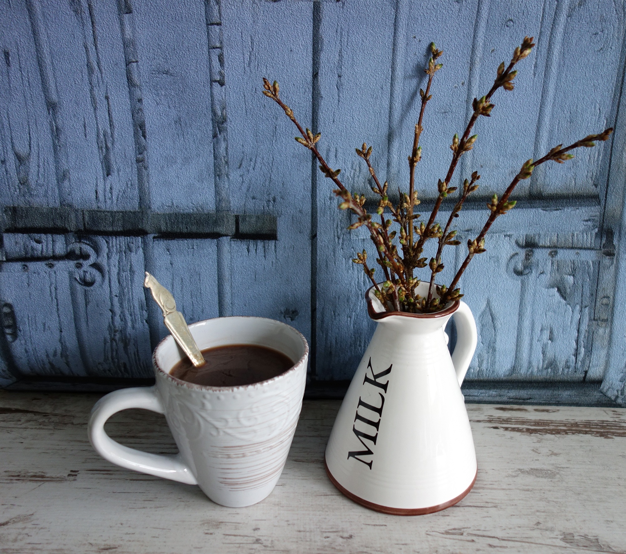 cold, growth, nature, vase, cup, 1080P, table, hot, wall - building feature, still life, flowering plant, wood, drink, blue, white, no people, chocolate, HD Wallpaper