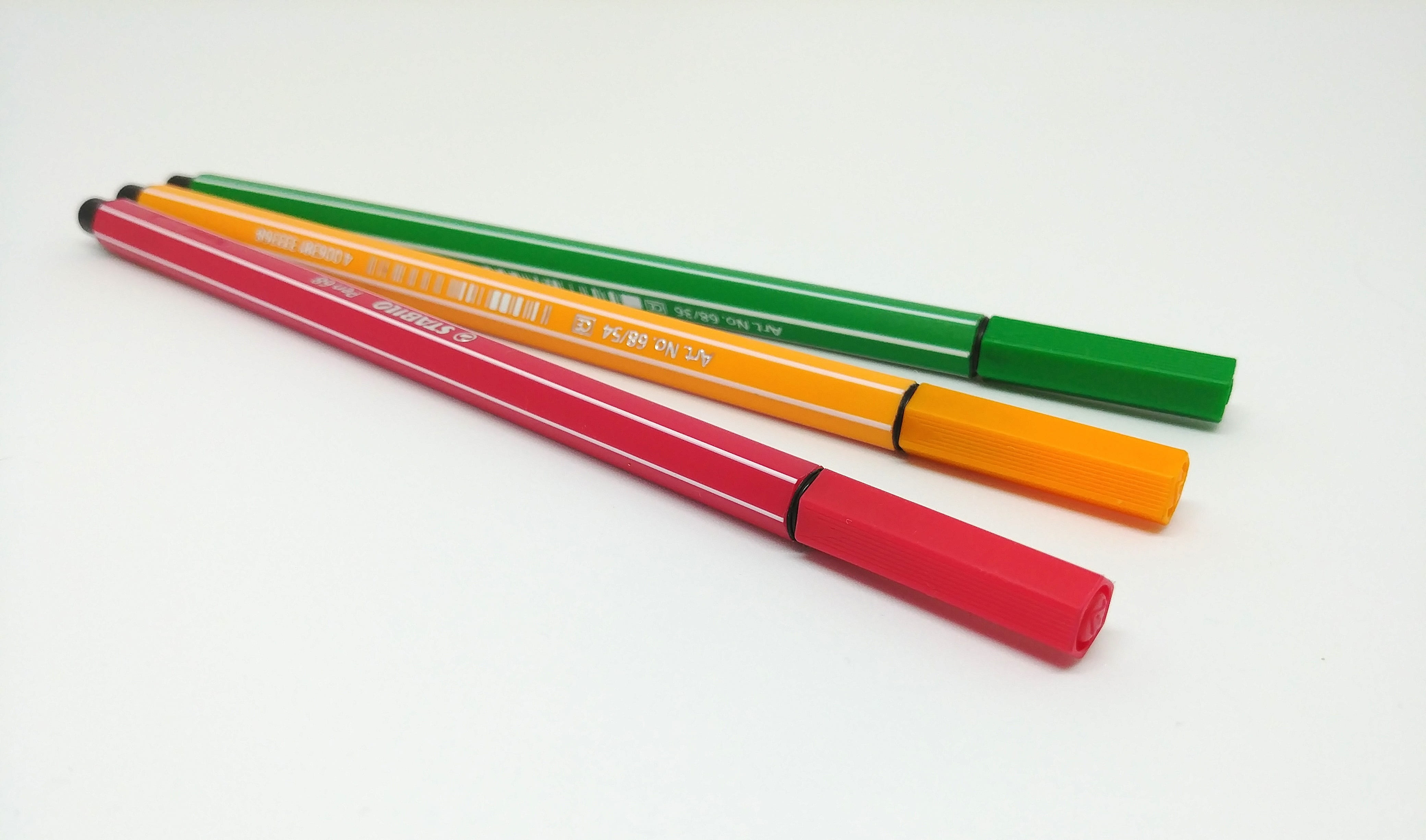 felt tip pens, studio shot, close-up, writing tool, indoors, schreiber, green color, writing instrument, office accessories, multi colored, no people, still life, HD Wallpaper