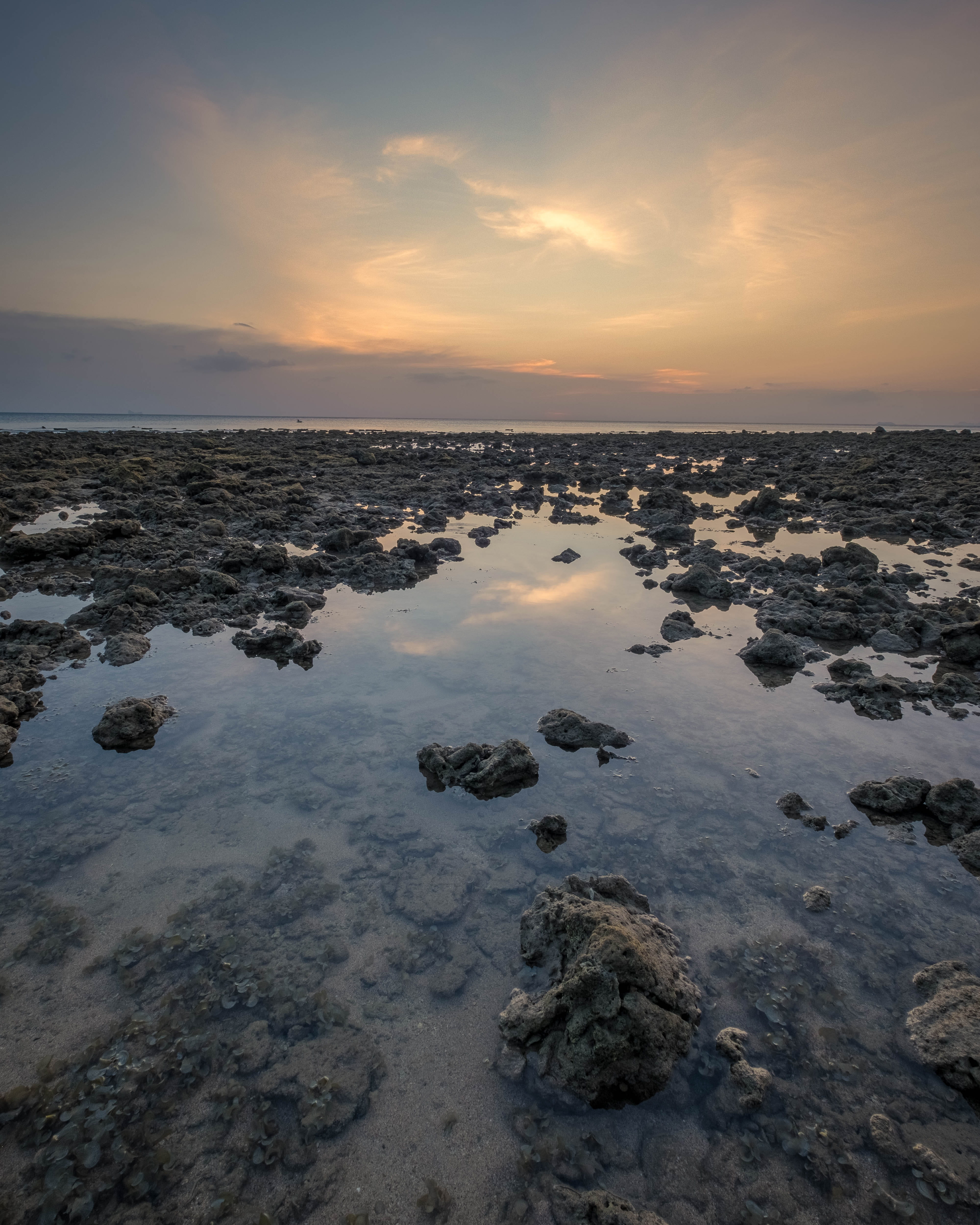 beach, idyllic, outdoors, mirror, beauty in nature, sea, thailand, rocky coastline, solid, 4K, sunset, land, rock, rock - object, horizon, horizon over water, Phone HD Wallpaper