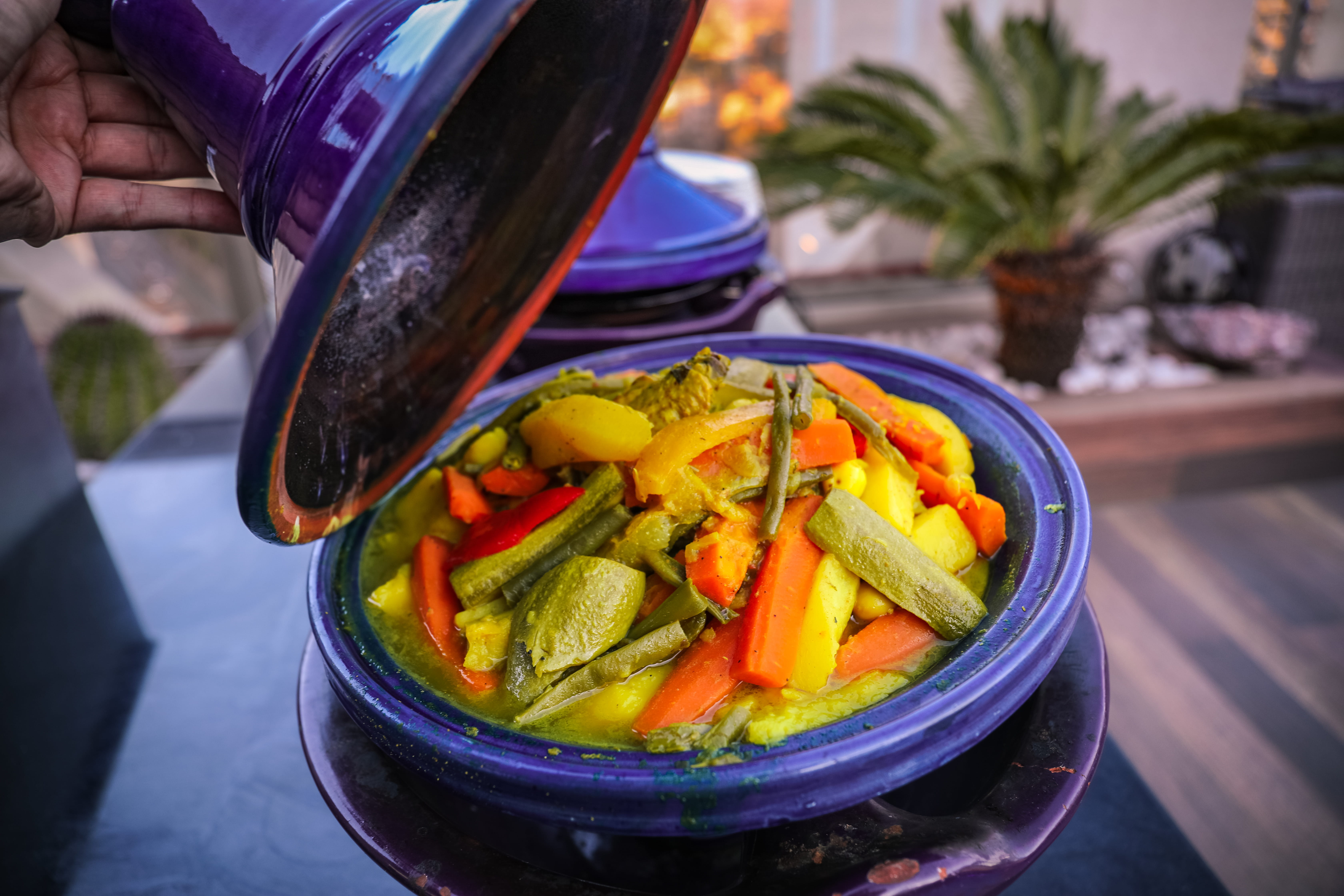 unrecognizable person, bowl, indoors, holding, Tajine, delicious, vegetarian food, food and drink, vegetable, ready-to-eat, ceramic, one person, hand, pot, HD Wallpaper