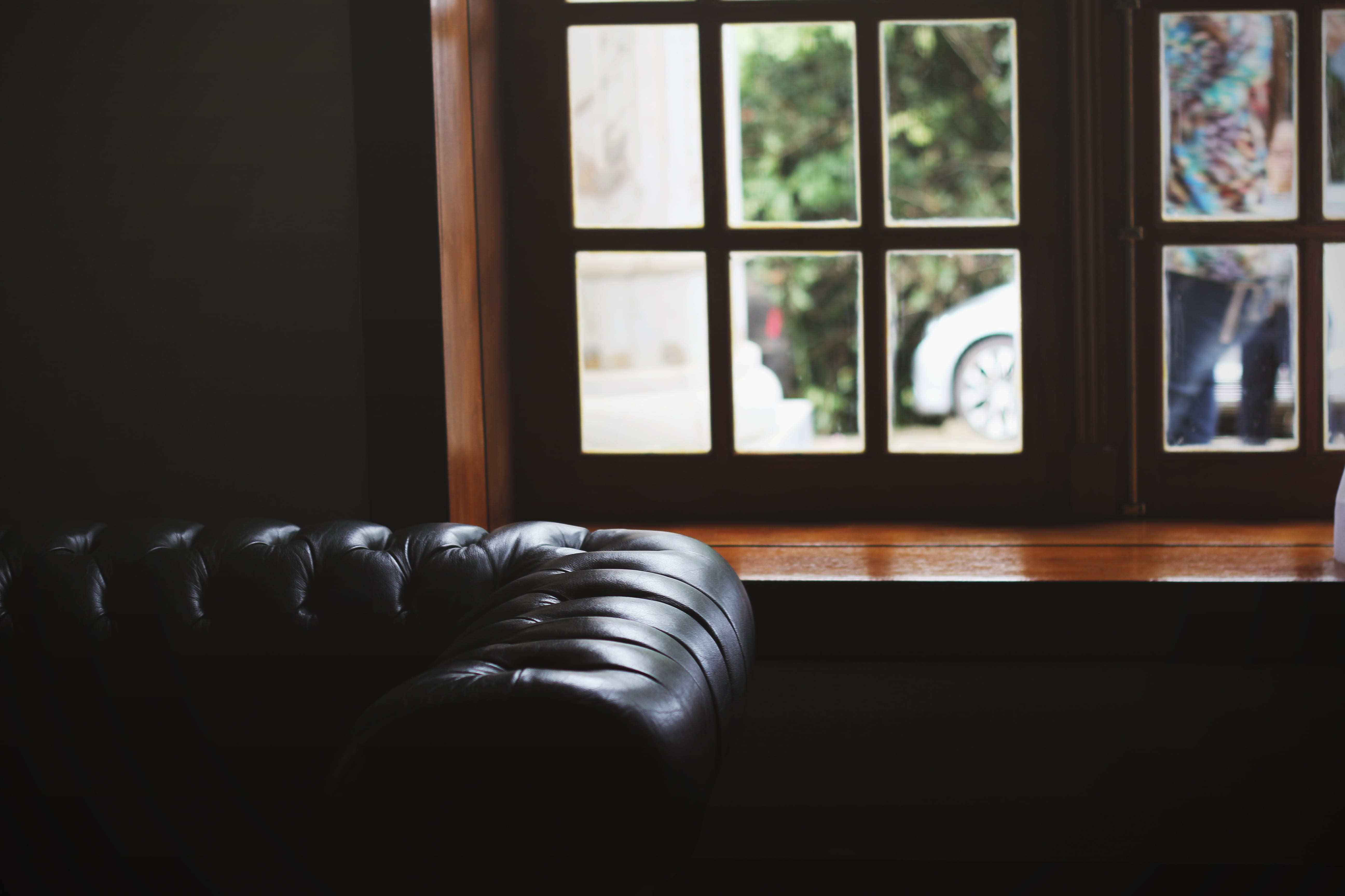 close-up, furniture, near, inside, glass - material, day, focus on foreground, transparent, nature, seat, no People, home Interior, wood - material, absence, HD Wallpaper