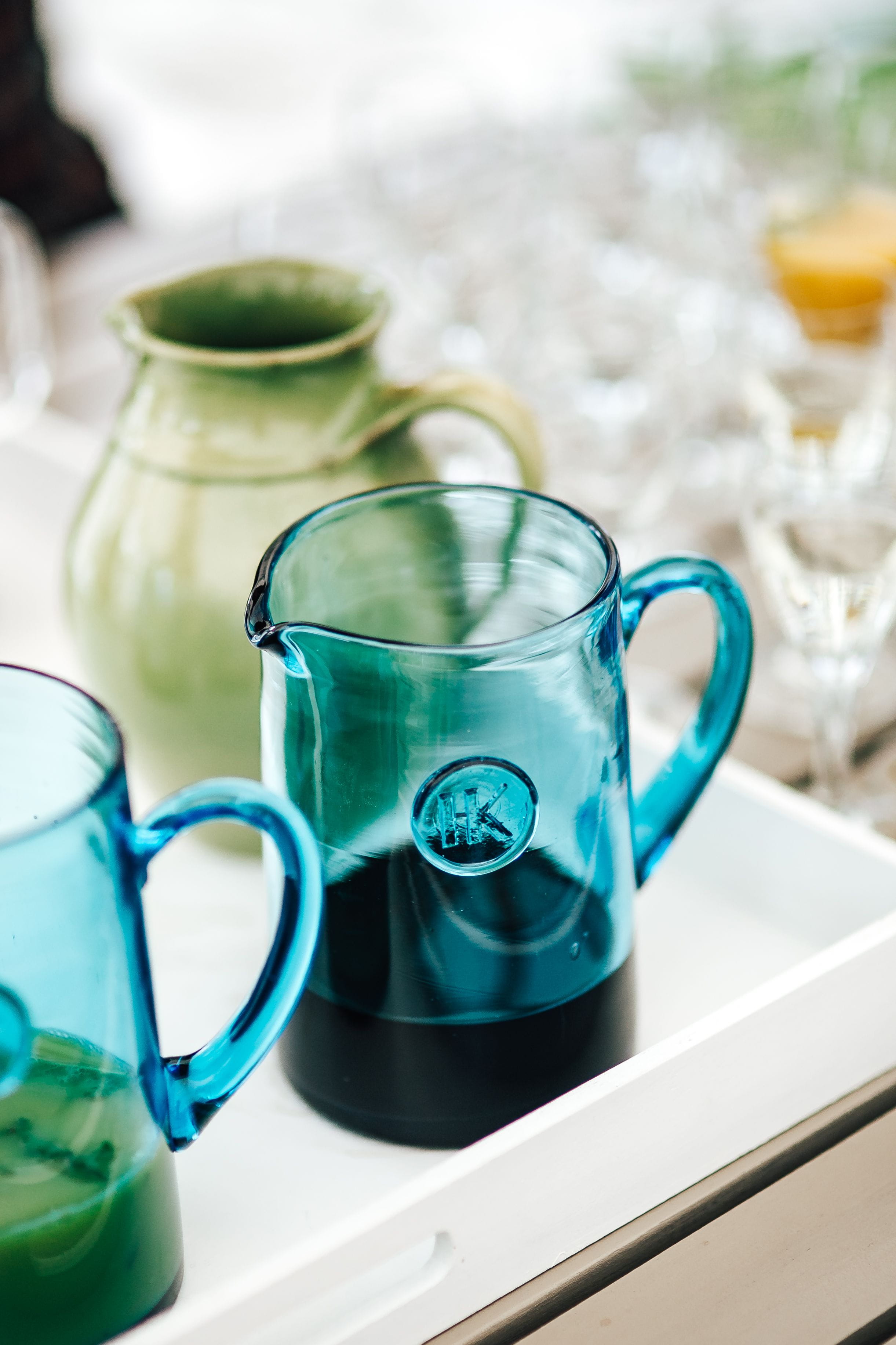 tray, day, household equipment, close-up, mug, container, food and drink, no people, juice, glass, water, focus on foreground, glasses, pitcher - jug, party, Phone HD Wallpaper