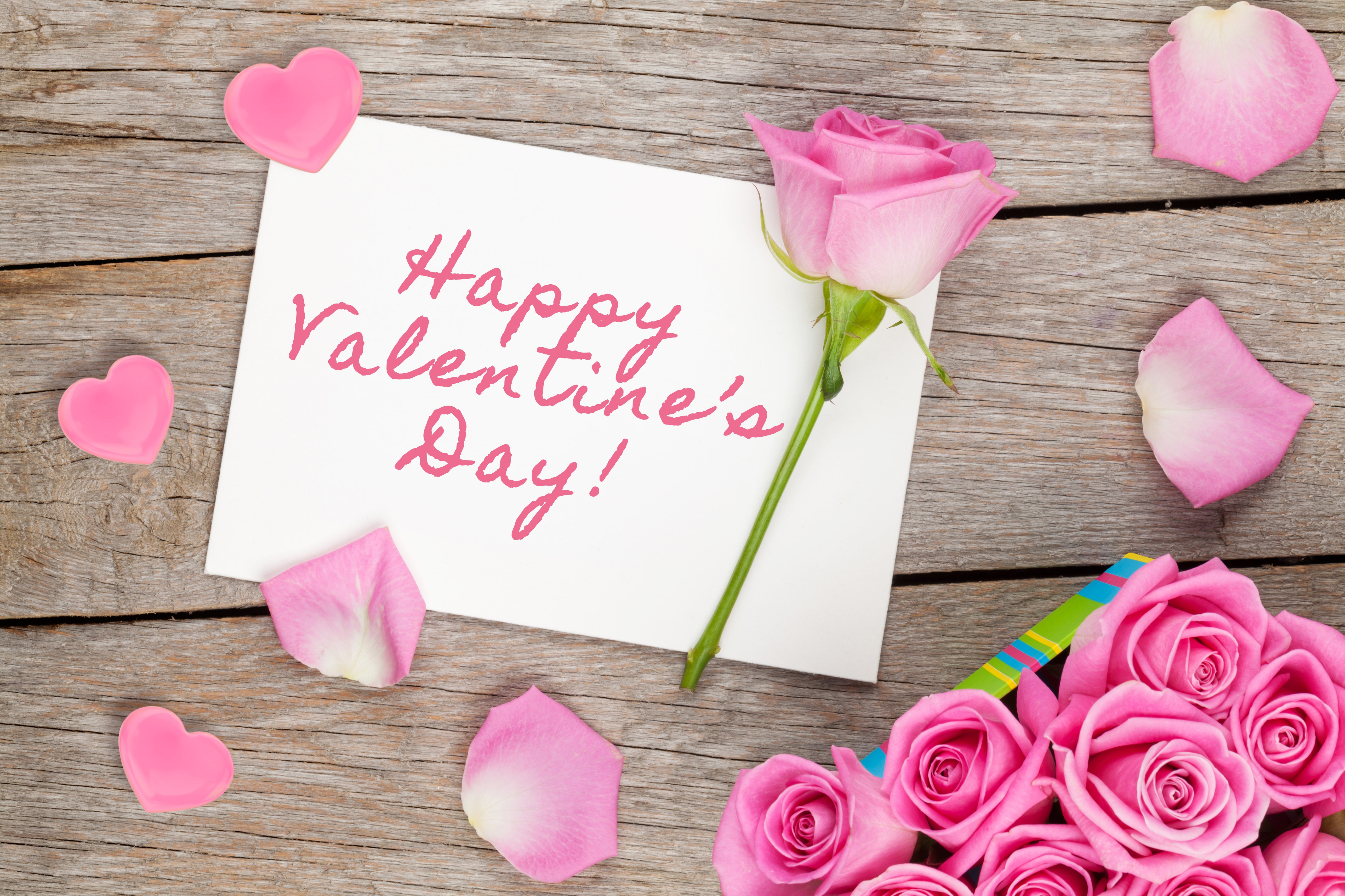 wood, pink, hearts, romantic, roses, 5K, love, sweet, petals, gift, valentine`s day, HD Wallpaper