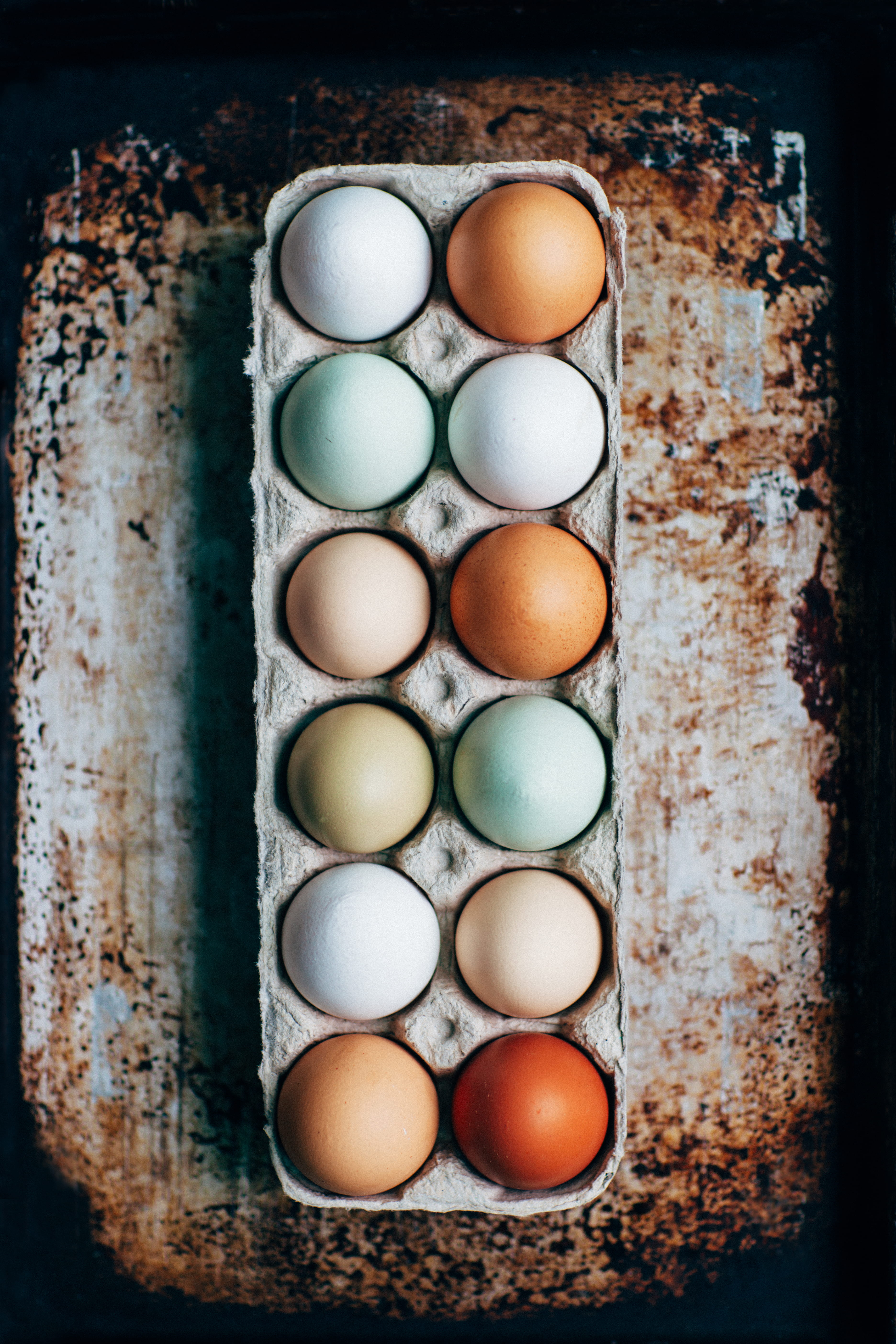 dozen, close-up, group of objects, wellbeing, 5K, vulnerability, indoors, brown, healthy eating, freshness, breakfast, multicolored, food, egg carton, Phone HD Wallpaper