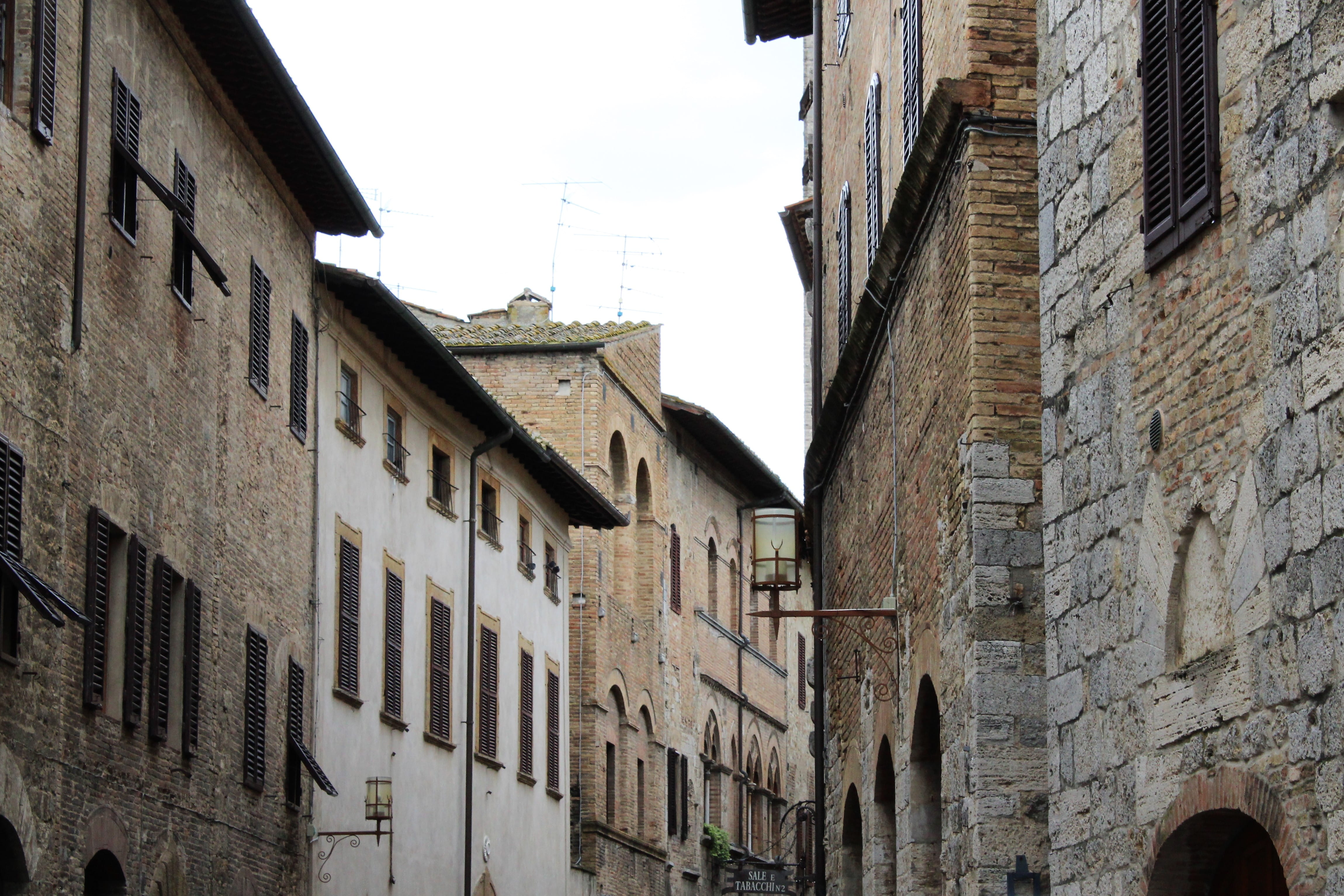 crypt, building, history, residential district, street, built structure, brown, brick, ruins, tunnel, city, monastery, window, white, san gimignano, building exterior, HD Wallpaper