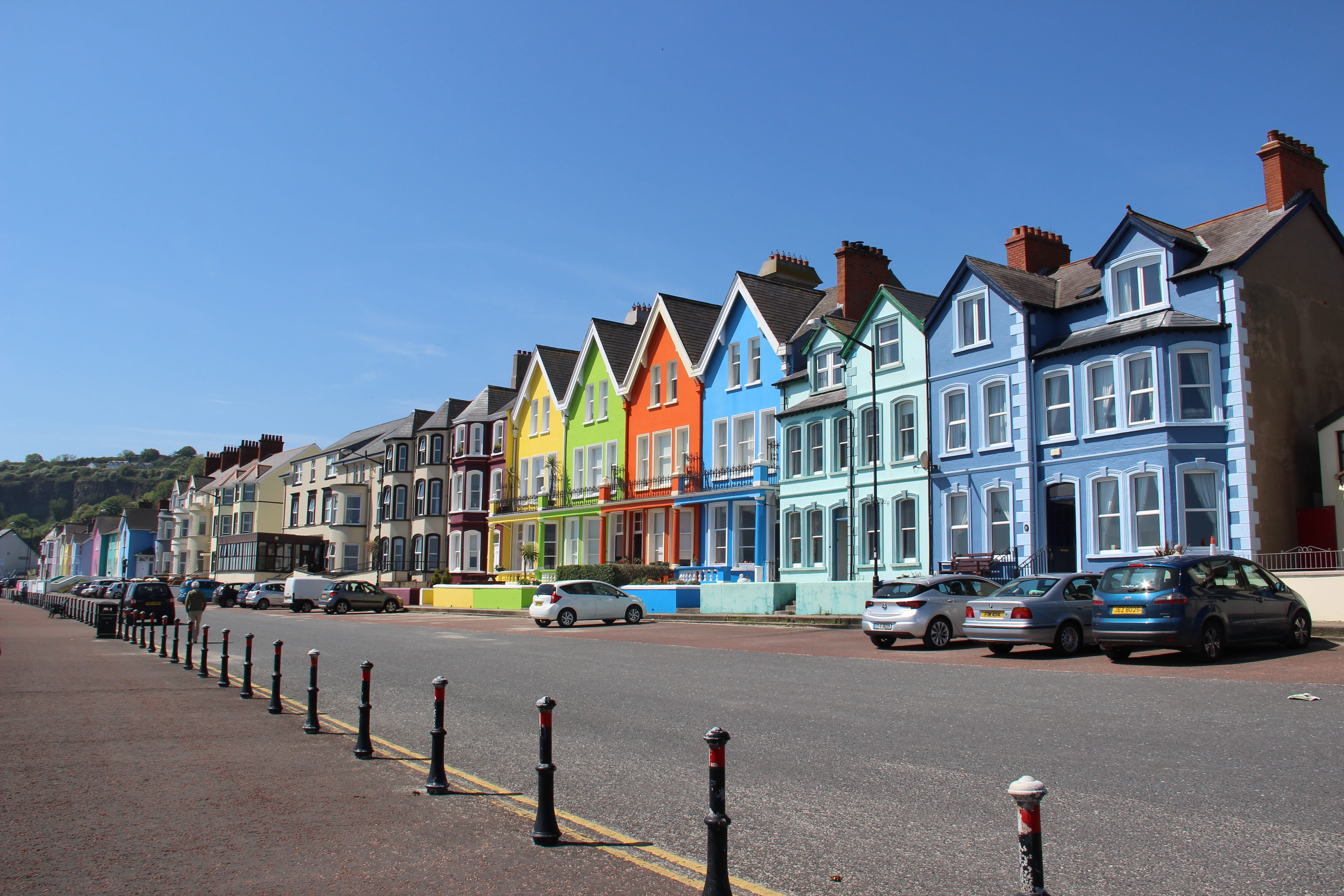 car, colors, facade, building, transportation, multi colored, street, whitehead, houses, clear sky, residential district, 5K, outdoors, in a row, city street, HD Wallpaper