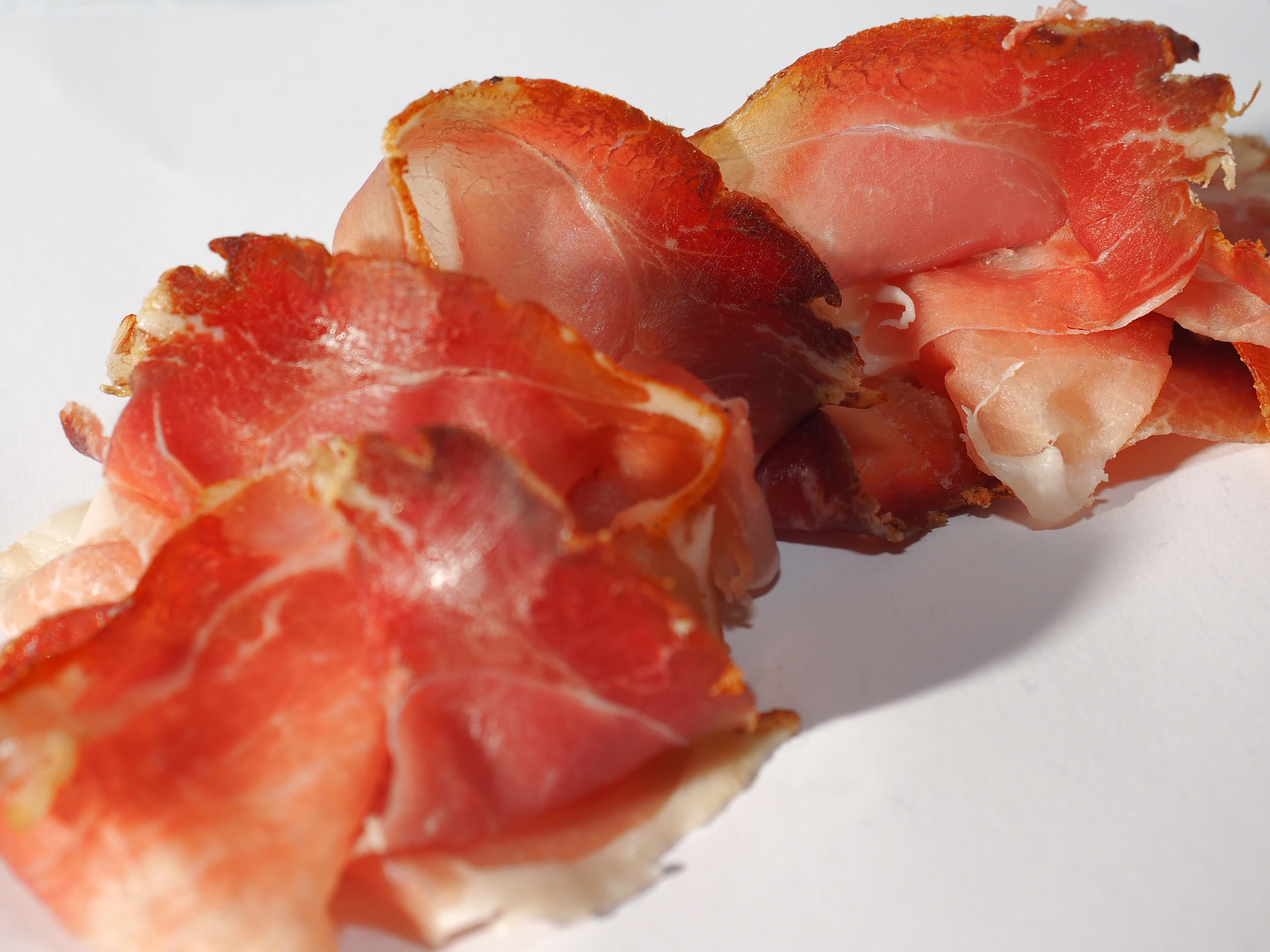 raw, indoors, food and drink, studio shot, wellbeing, still life, bacon, ready-to-eat, smoked ham, Food, white background, red, close-up, smoked meat, healthy eating, HD Wallpaper