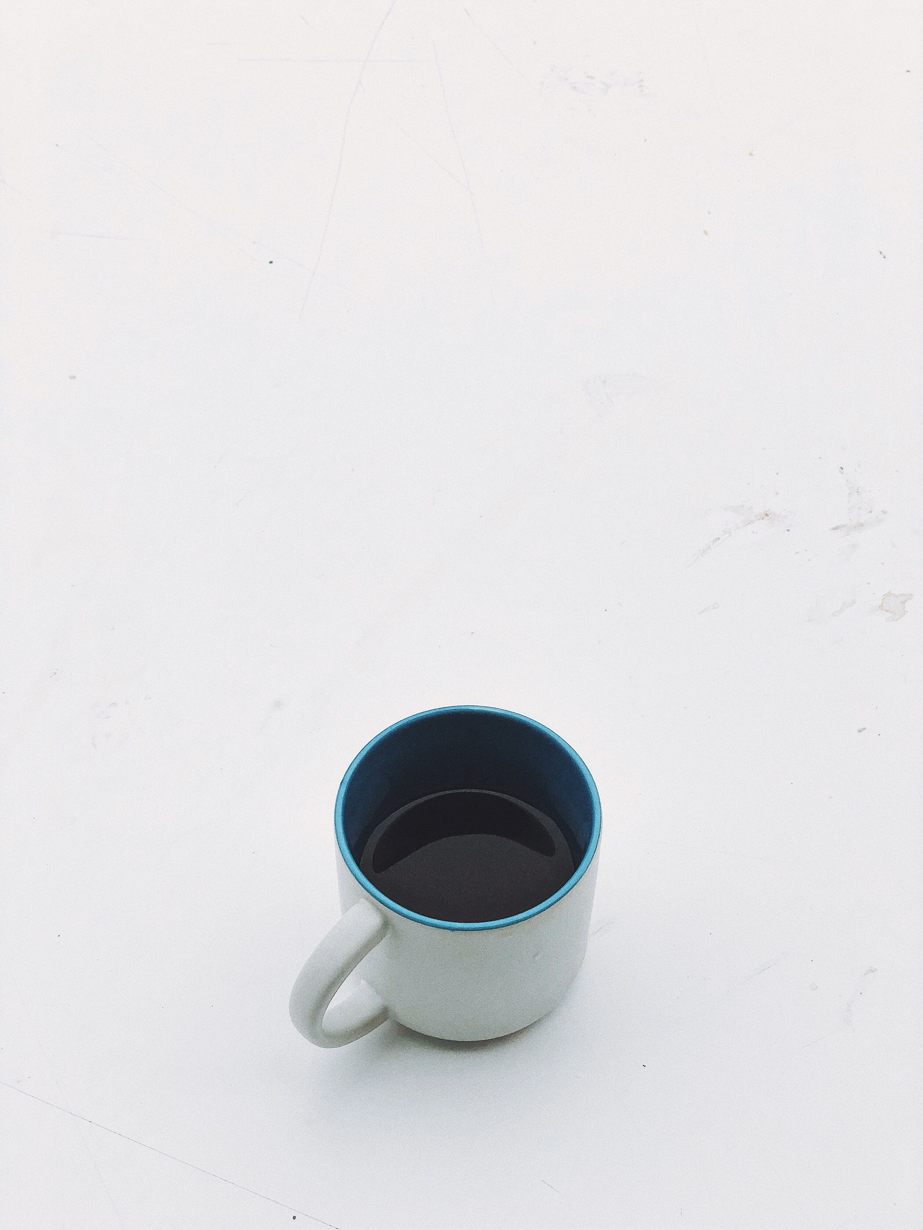 half, black, negative, high angle view, crockery, desk, coffee, indoors, blue, white, negative space, tea cup, freshness, minimal, 4K, studio shot, mug, Phone HD Wallpaper