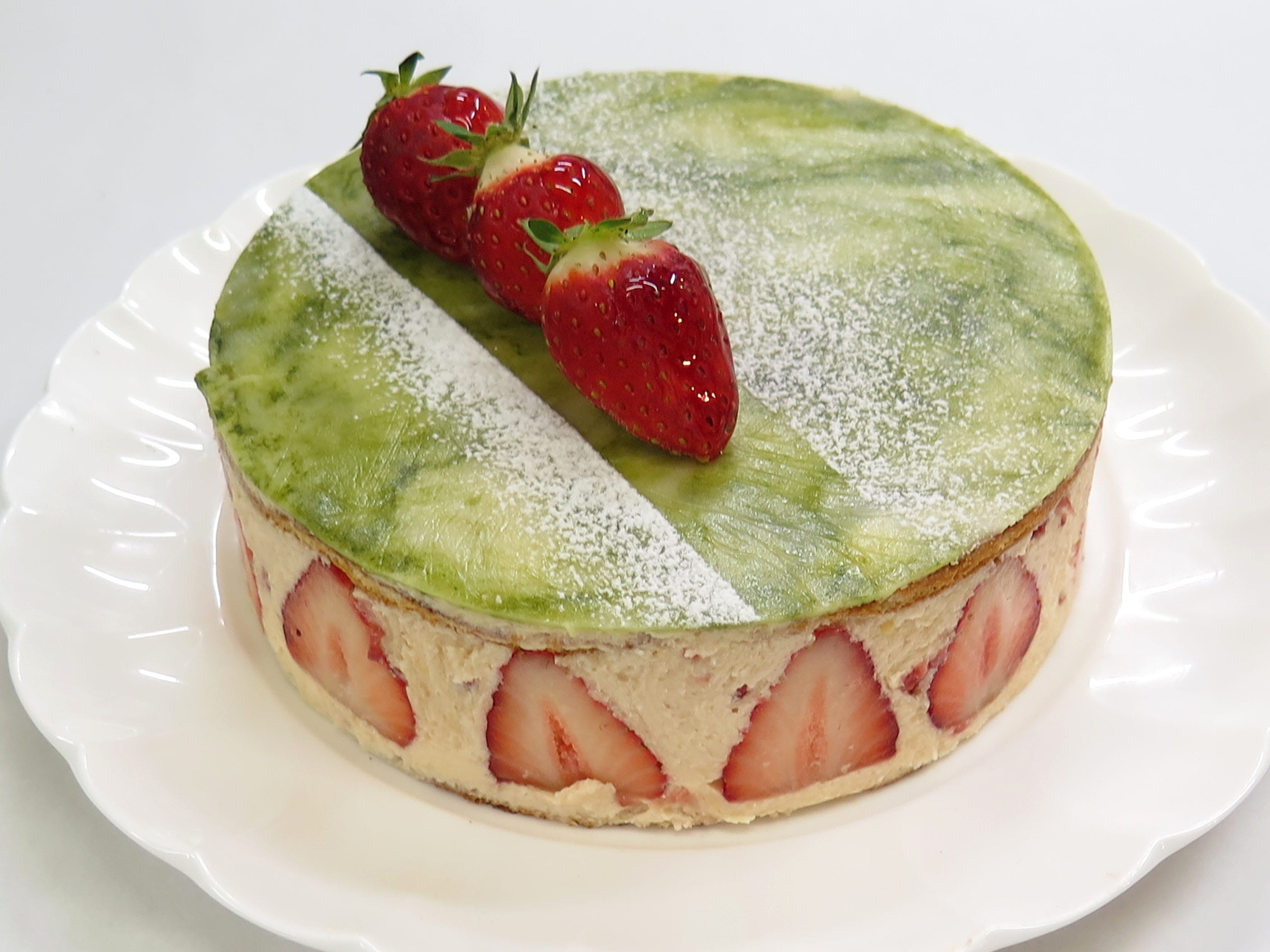 food, sweet food, sugar, berry fruit, cream, dessert, sweet, food and drink, cake, birthday, temptation, indoors, suites, france confectionery, matcha green tea, HD Wallpaper