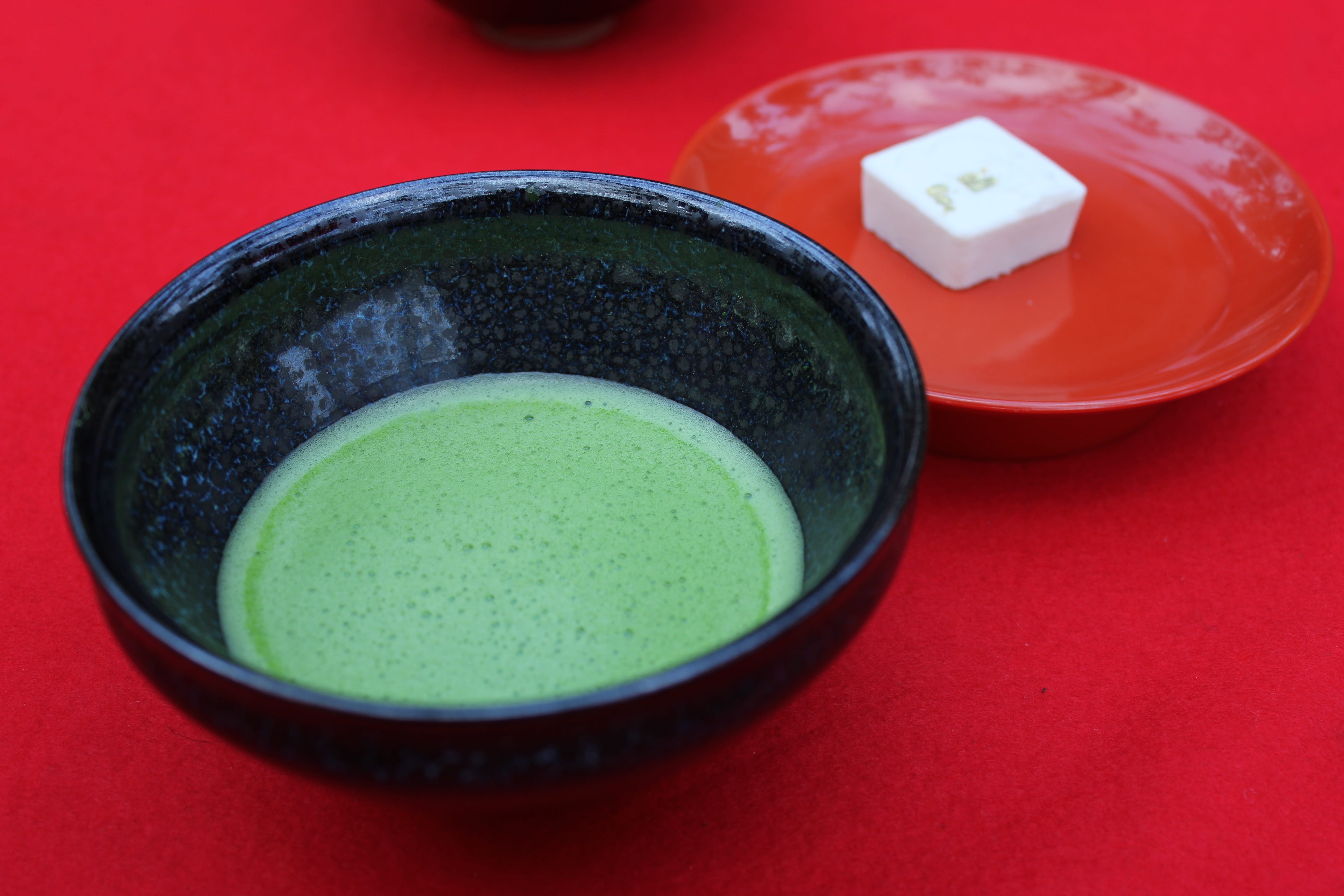 5K, wellbeing, bowl, red, healthy eating, drink, green tea, no people, kyoto, indoors, matcha tea, close-up, food, green color, tea, tea cup, still life, HD Wallpaper