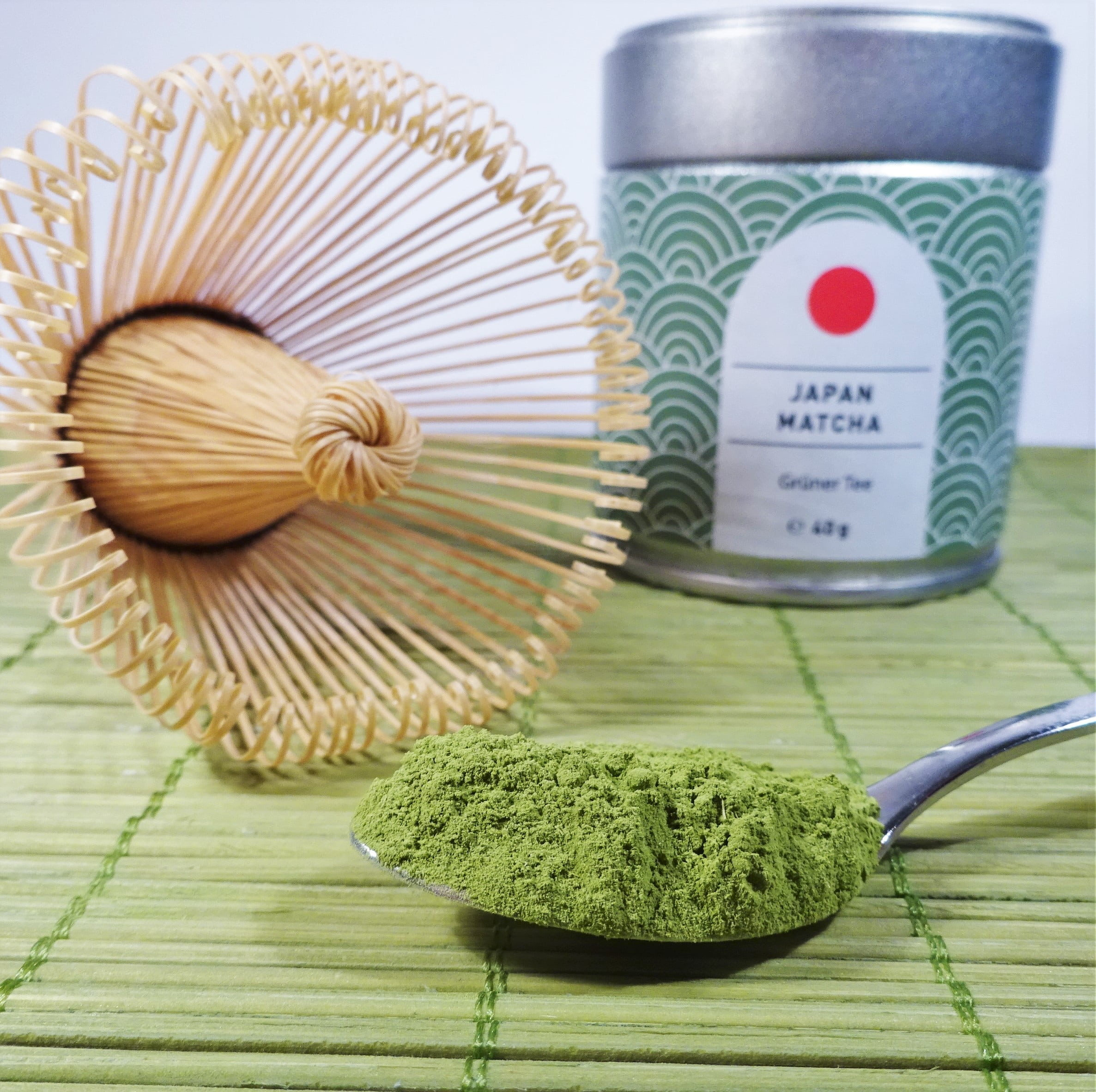 kitchen utensil, tee, green color, 1080P, teaspoon, high angle view, bamboo, japan, tea powder, green, matcha, still life, colored background, bamboo whisk, HD Wallpaper