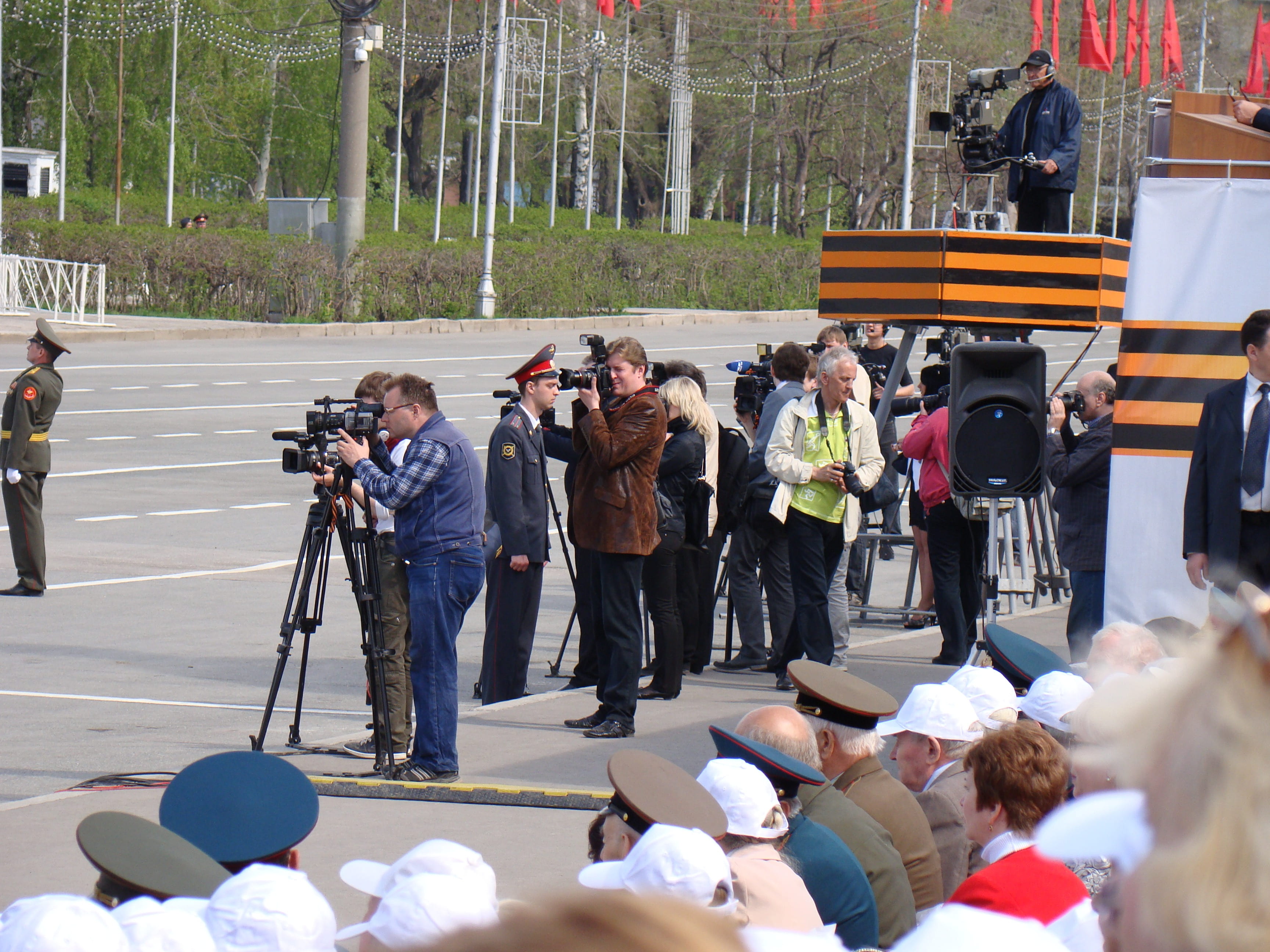 day, camera, crowd, group of people, filming the parade, standing, television camera, real people, camcorder, filming, tripod, occupation, camera - photographic equipment, HD Wallpaper