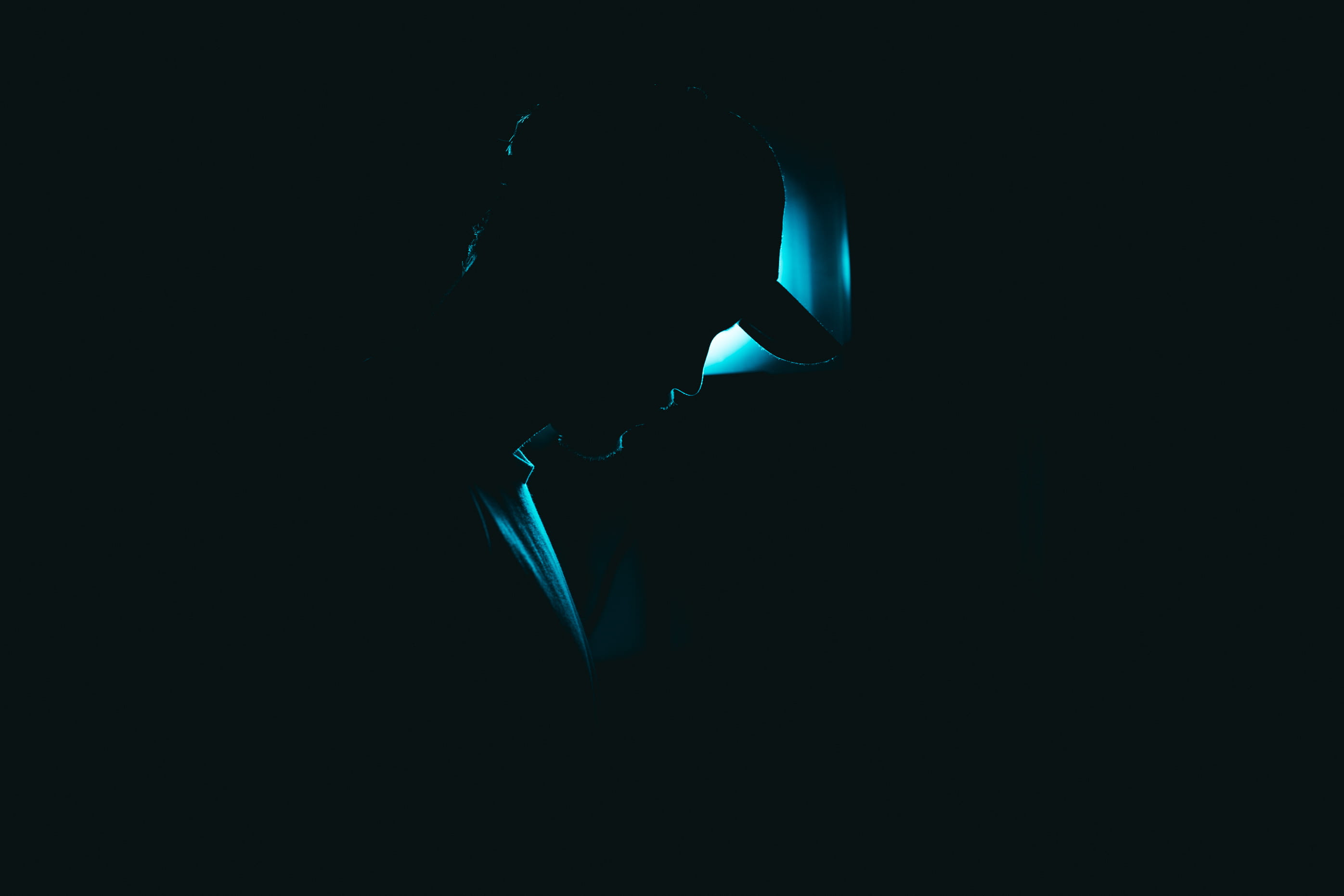 side view, lighting, contemplation, leisure activity, background, filmmaking, young adult, human face, cinematographer, black background, lifestyles, dark, HD Wallpaper