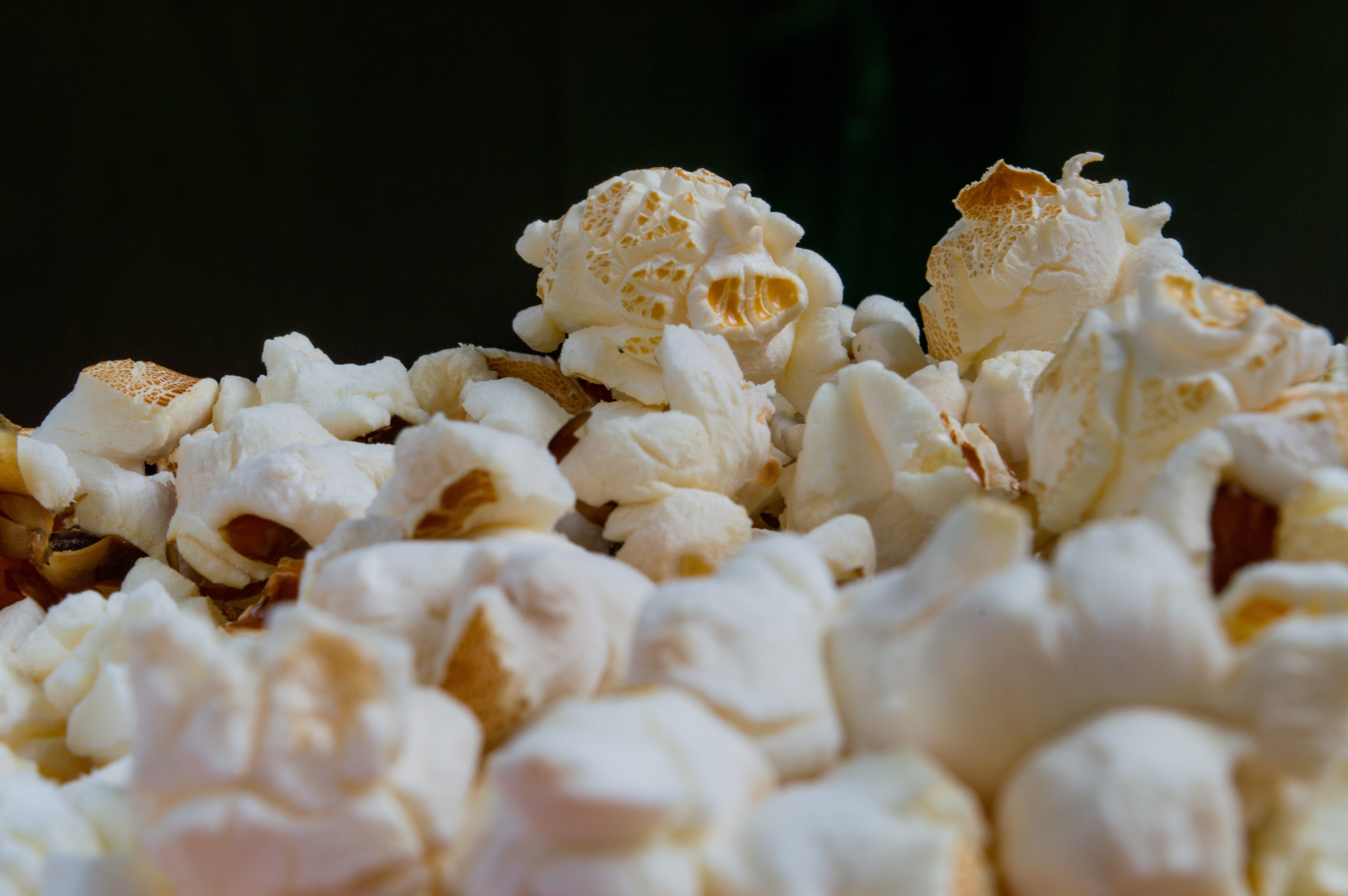 theater, abundance, 5K, indulgence, selective focus, fun, salted, bucket, movie, family, kenya, eat, no people, food, striped, white color, unhealthy eating, HD Wallpaper