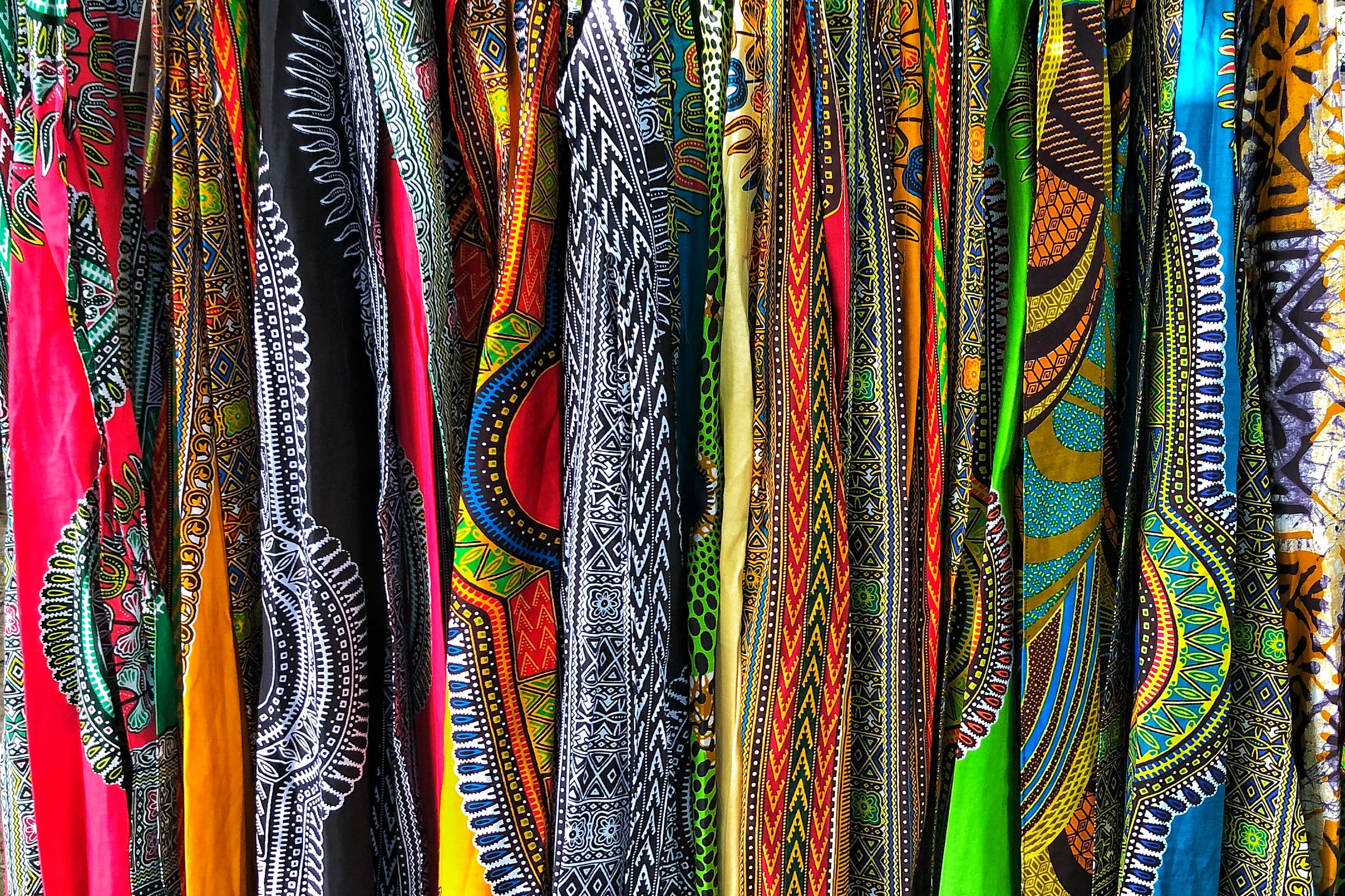 2K, textile, indoors, multi colored, full frame, pattern, united states, for sale, clothes, retail, choice, large group of objects, no people, backgrounds, HD Wallpaper