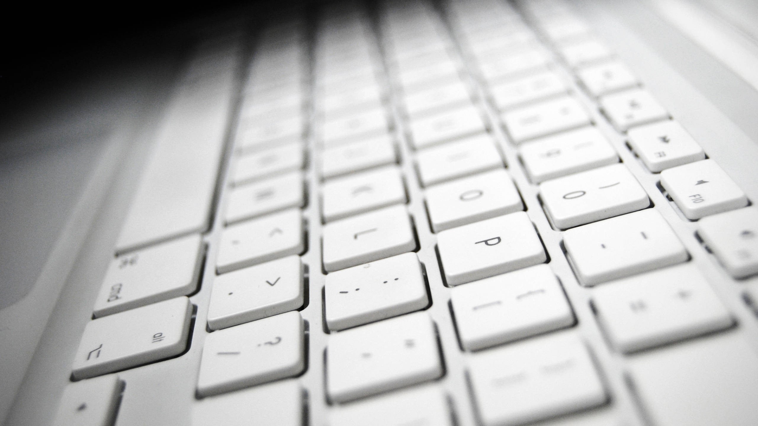 backgrounds, connection, white color, letter, laptop, computer keyboard, no people, technology, selective focus, 2K, computer, computer part, keyboards, HD Wallpaper