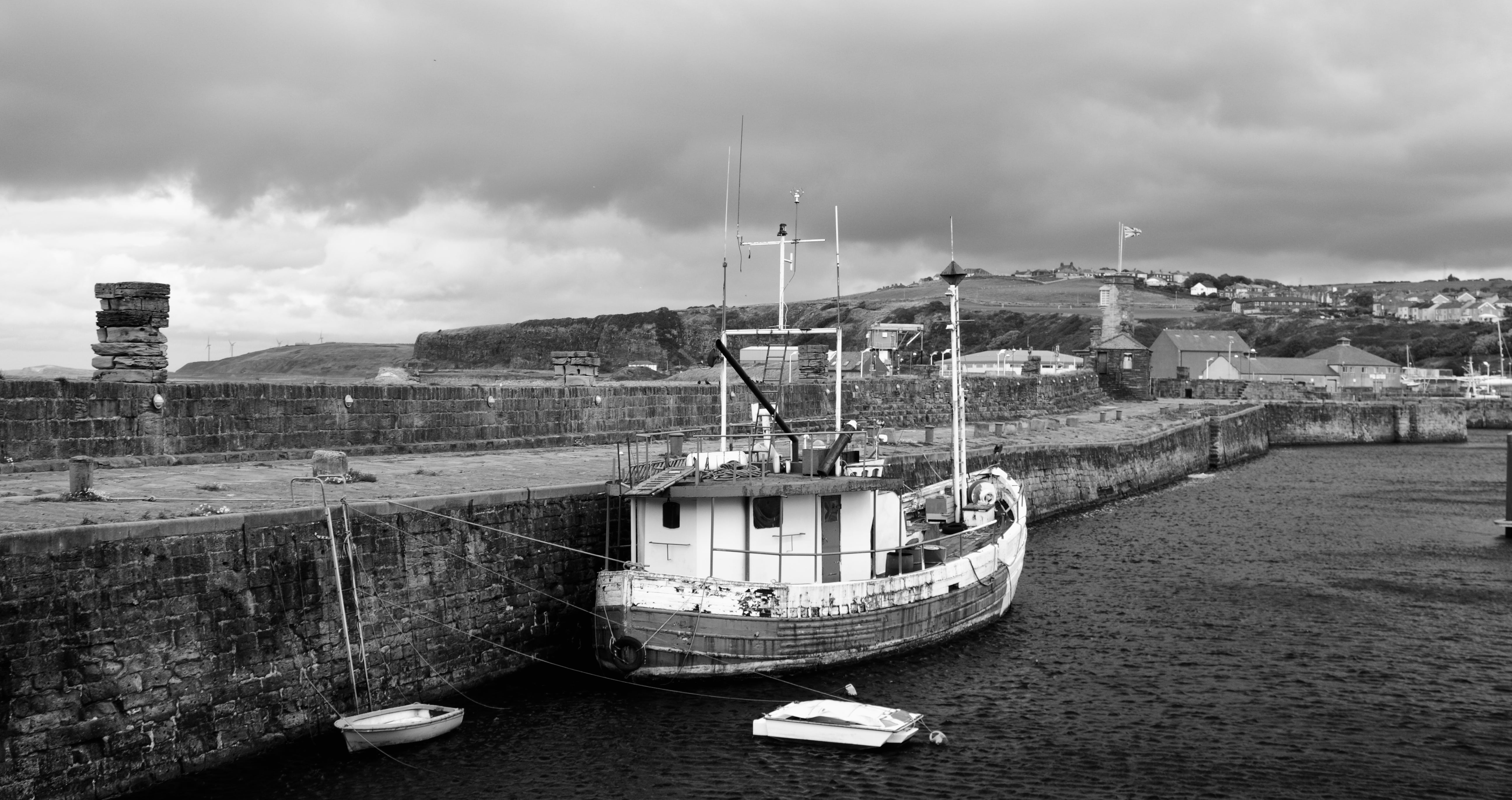 boat, english, building exterior, light, built structure, travel destinations, sky, cumbria, district, building, harbour, coast, quayside, maritime, city, HD Wallpaper