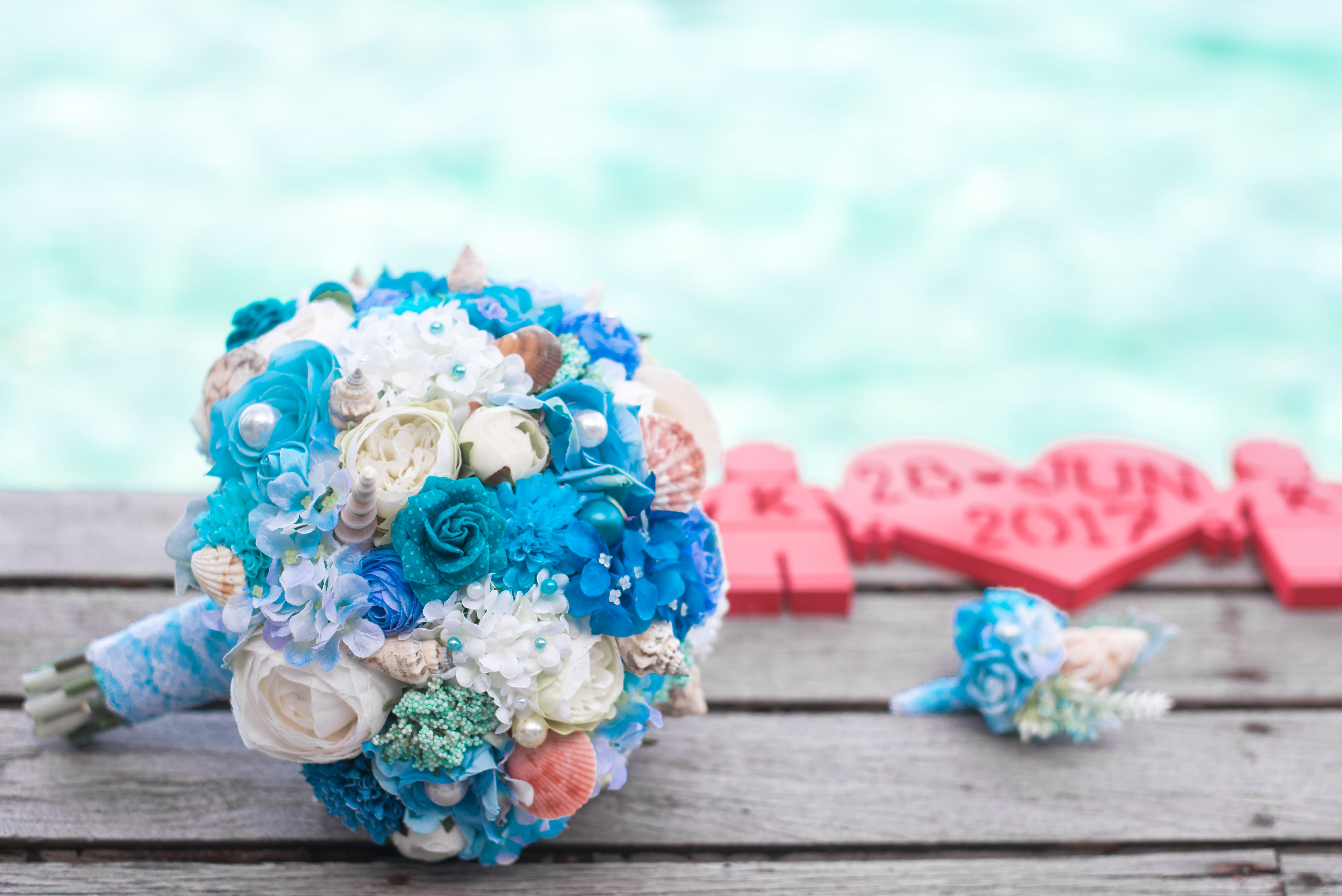 season, flower, color, love, wedding, multi colored, resort, event, sea, close-up, wooden, top, summer, selective focus, blue flowers, beautiful, freshness, HD Wallpaper