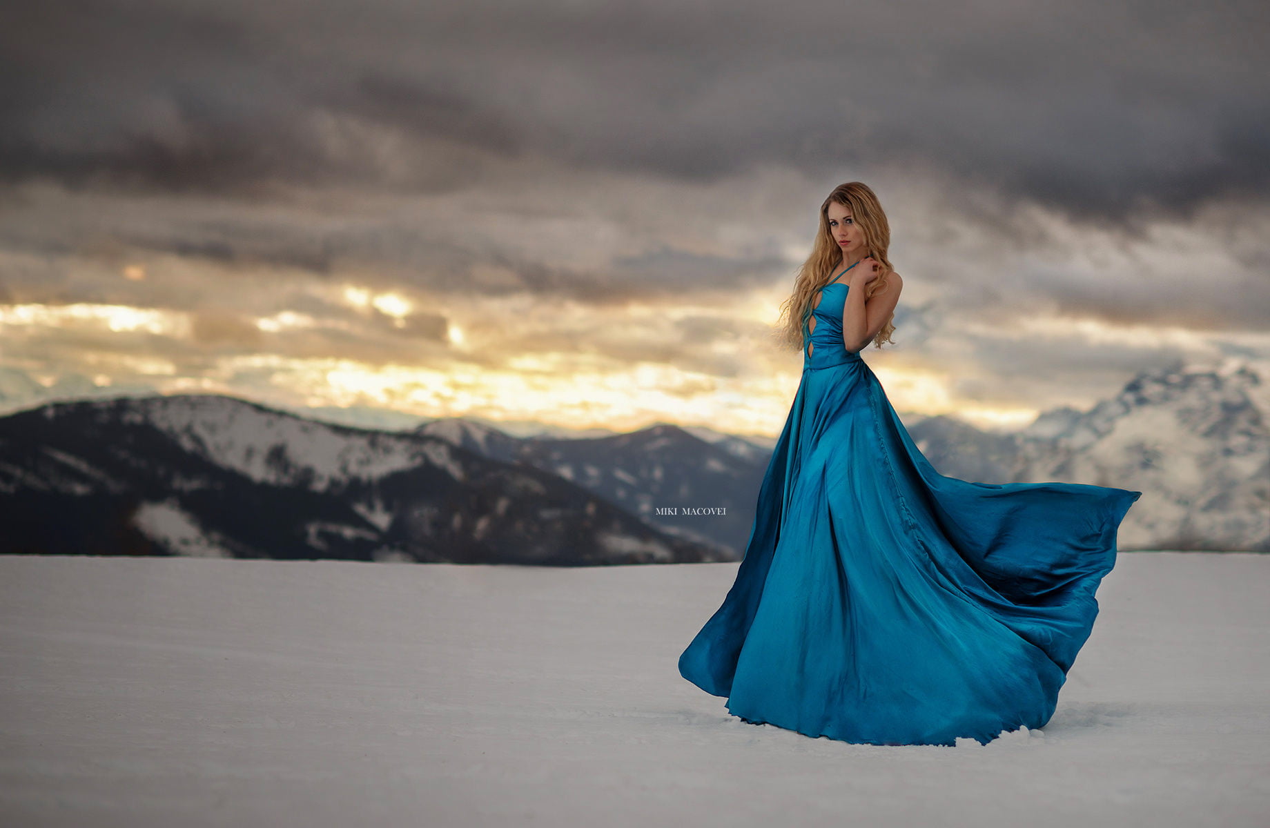 snow, blonde, long hair, mountains, women, 720P, wavy hair, Miki Macovei, blue clothing, dress, HD Wallpaper