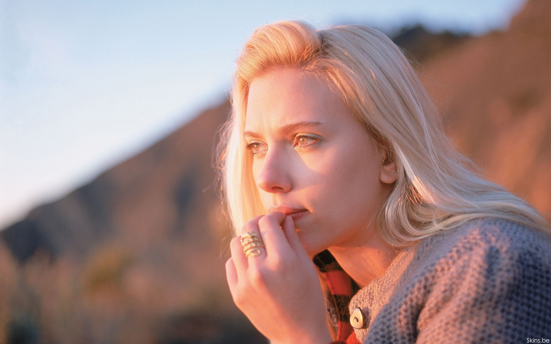 depth of field, 1080P, blonde, winter, looking into the distance, Scarlett Johansson, women, rings, HD Wallpaper