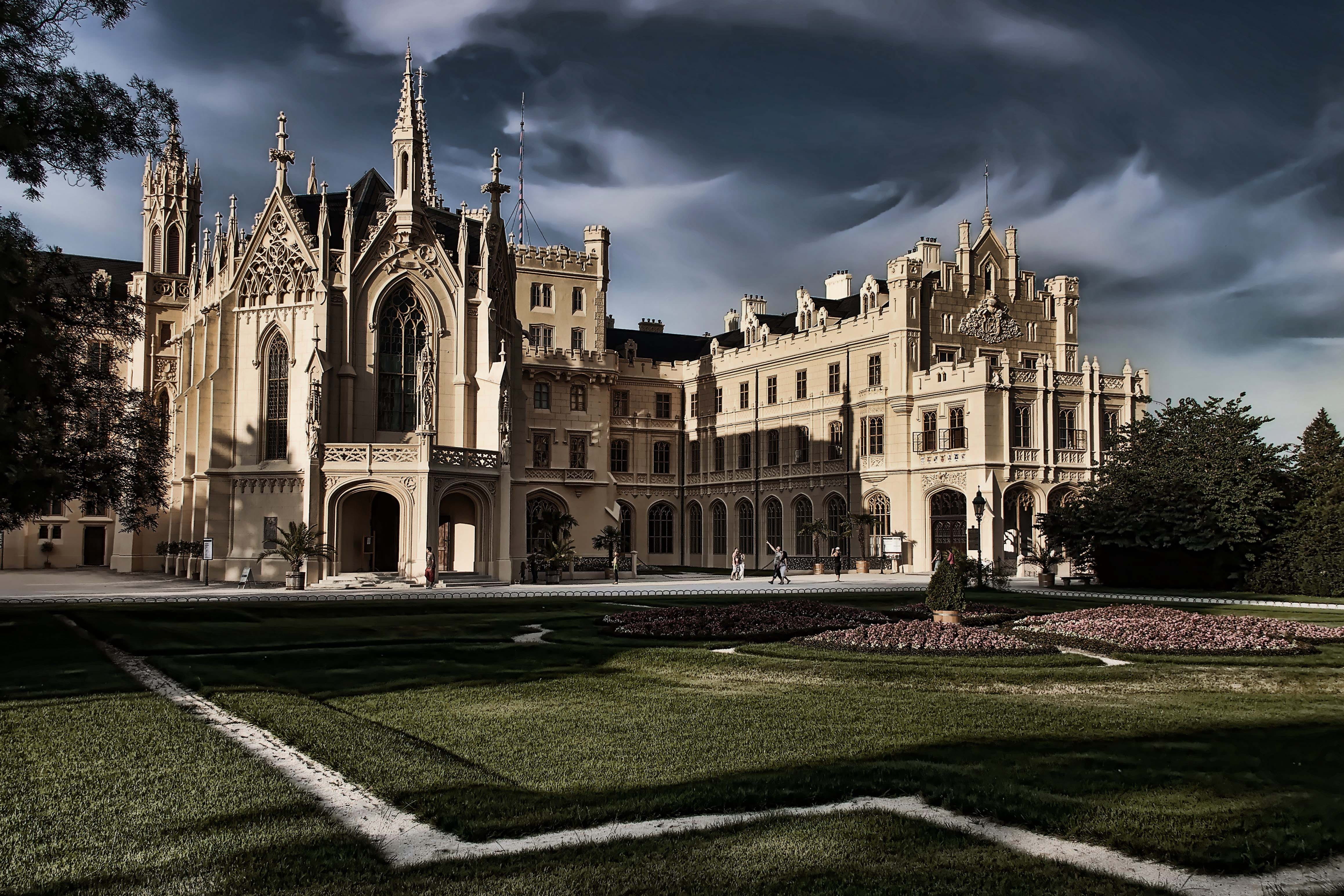 Castle, gothic Style, cloud - sky, europe, history, england, church, place of worship, built Structure, architecture And Buildings, Czech Republic, religion, HD Wallpaper
