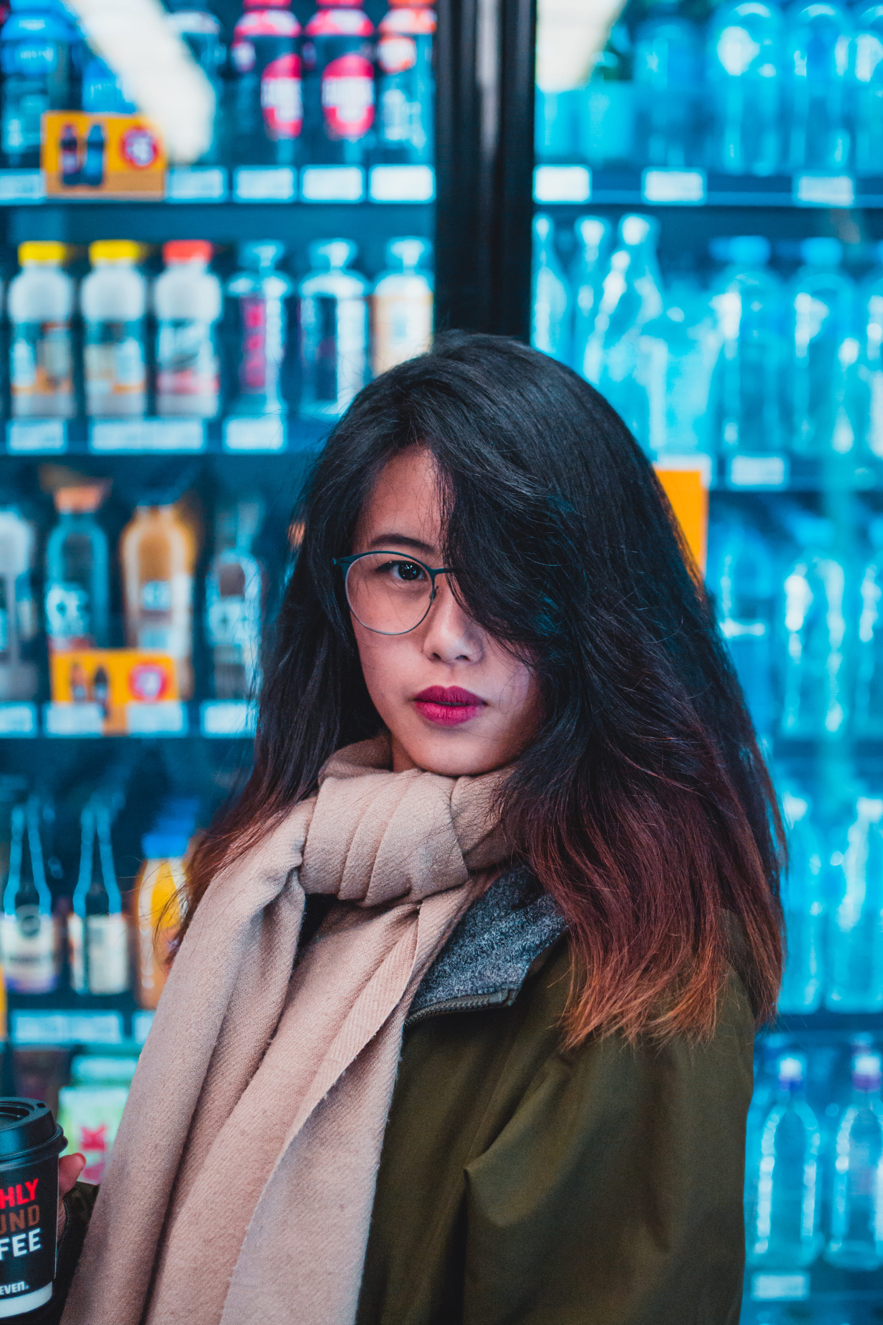 warm clothing, retail display, shop, bottle, drink, shopping, sydney, one person, human, glasses, leisure activity, australia, coffee cup, people, young adult, Phone HD Wallpaper