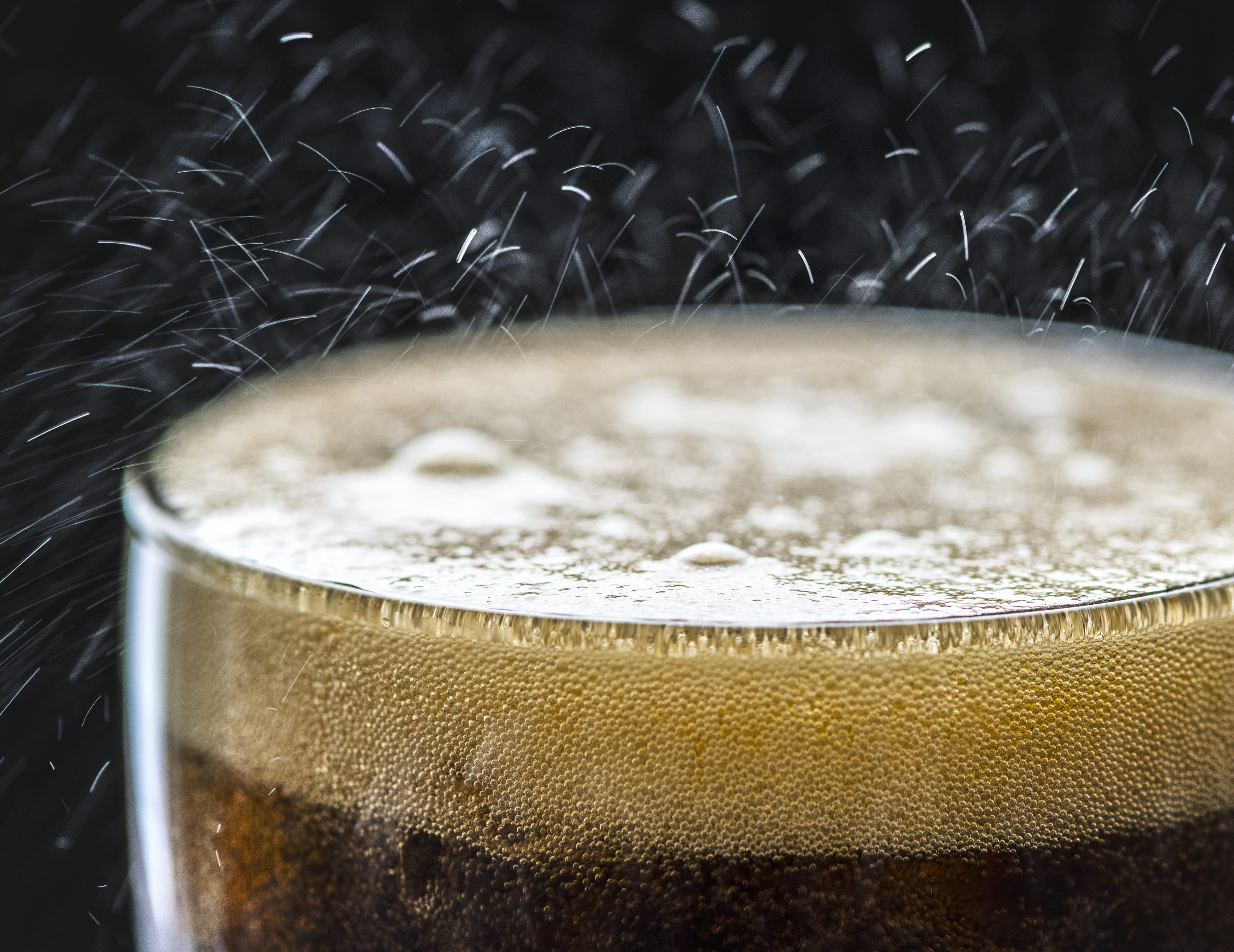 fizz, filled, beverage, refreshing, cold drink, cold, beer glass, tasty, liquid, beer, still life, pint glass, food, bubble, carbonated drink, 4K, crockery, HD Wallpaper