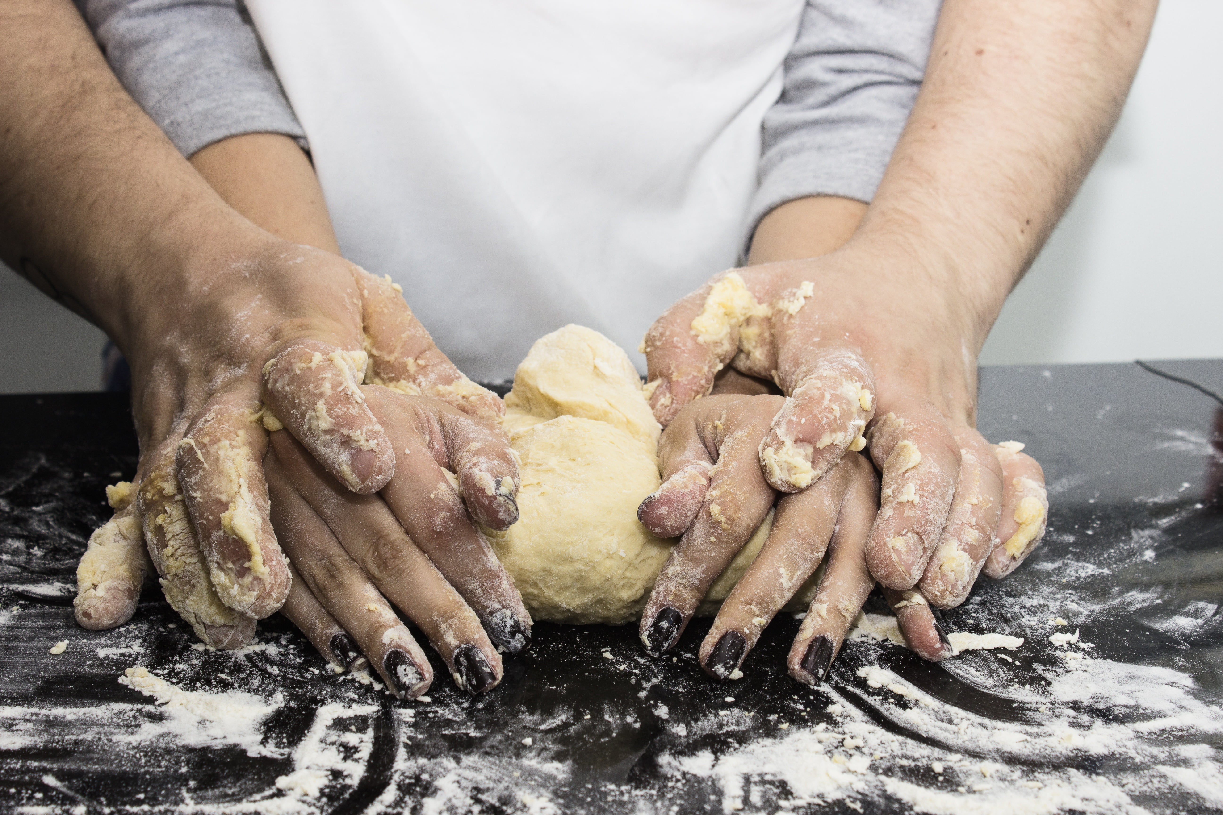 boyfriends, valentine, knead, indoors, holding, affection, in love, skill, love, close-up, casal, people, human body part, flour, preparation, human hand, HD Wallpaper
