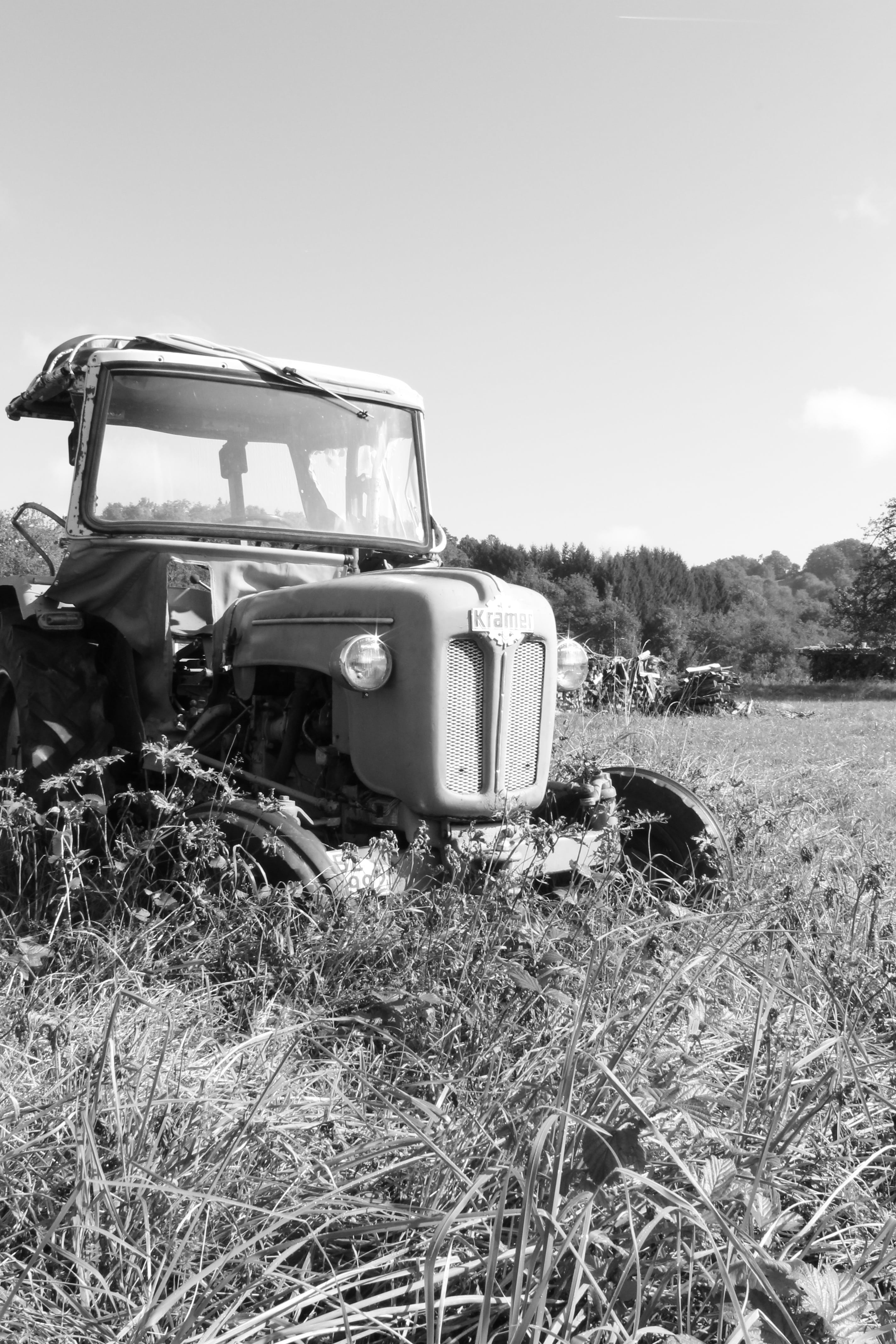 nature, obsolete, no people, meadow, grass, commercial vehicle, fieldwork, motor vehicle, land vehicle, landscape, damaged, deterioration, run-down, tractors, Phone HD Wallpaper