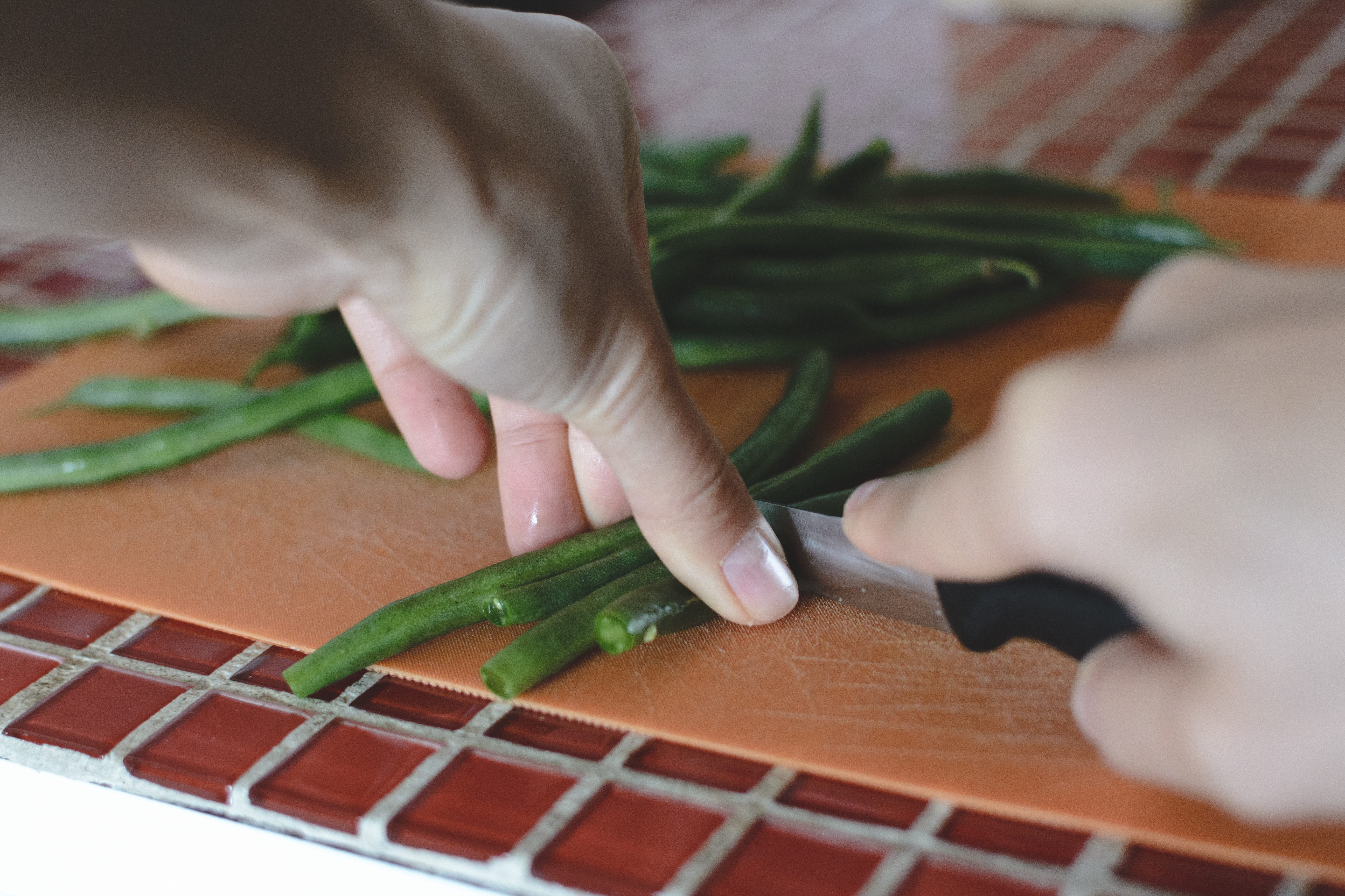 indoors, green beans, preparing food, Cutting, wellbeing, human Hand, cooking, hands, beans, one person, green, real people, human body part, chef, cutting board, HD Wallpaper