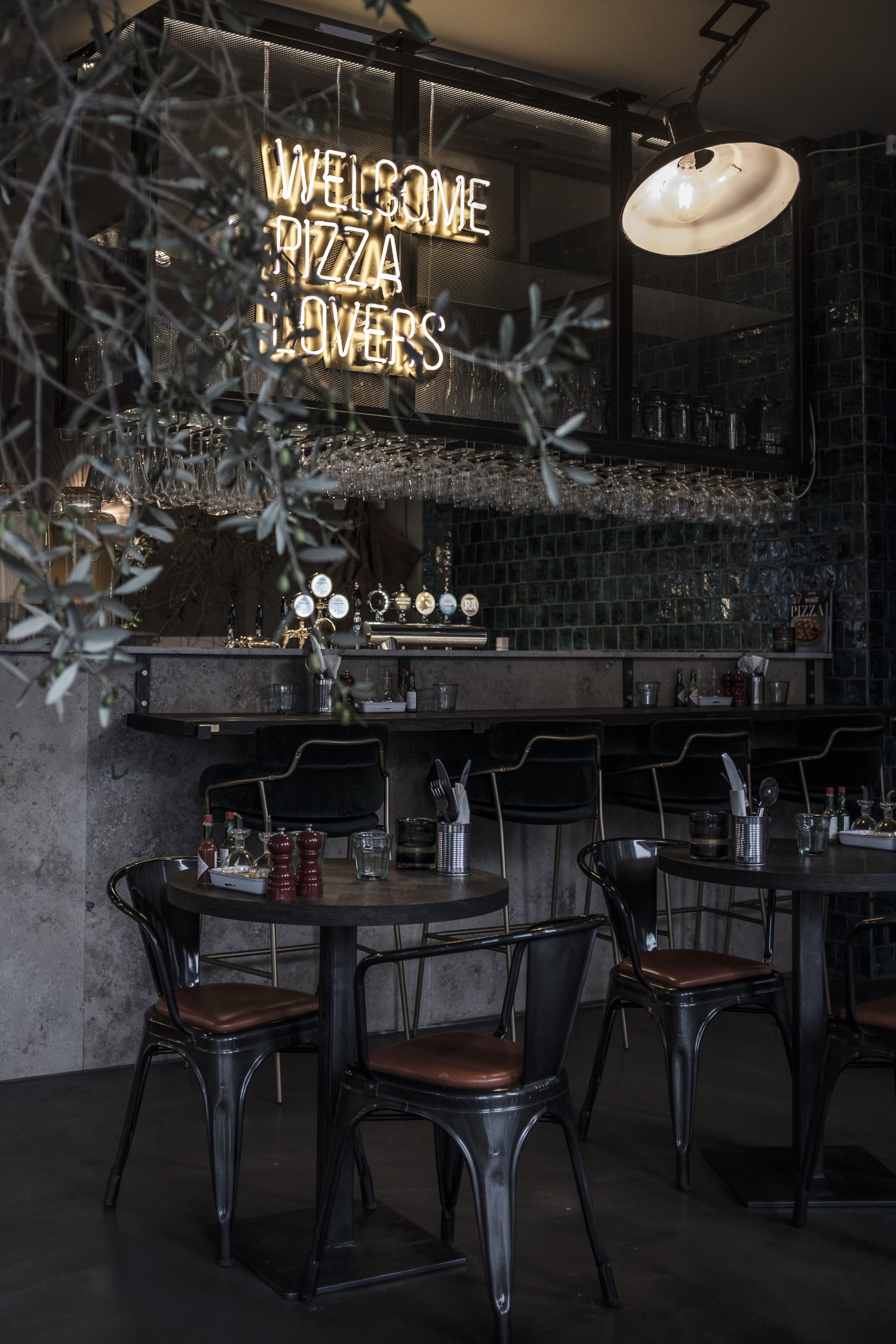 absence, chair, bar counter, menu, setting, illuminated, restaurant, text, lighting equipment, furniture, bar - drink establishment, seat, facade, architecture, Phone HD Wallpaper