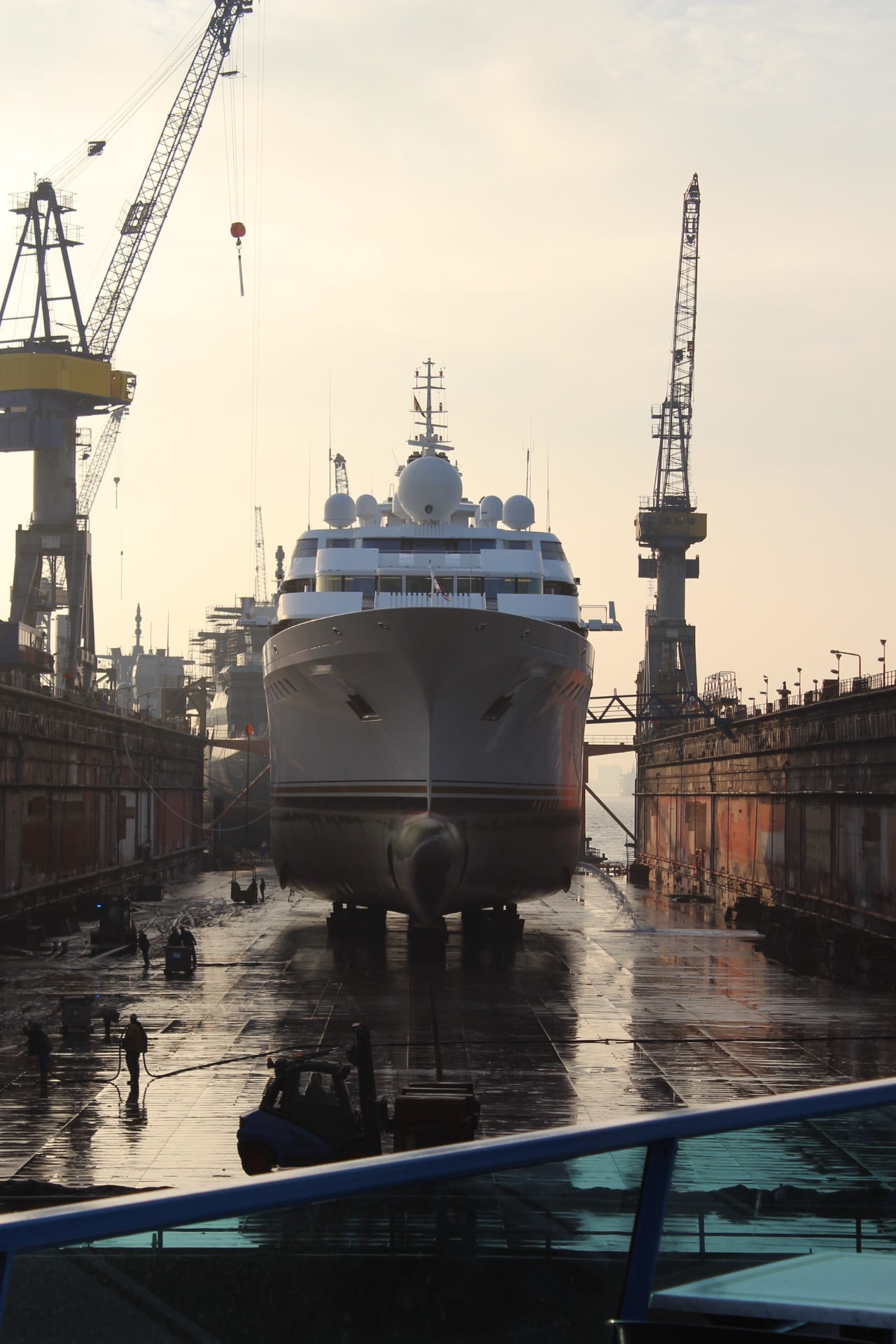 nautical vessel, repair, sky, commercial dock, building exterior, mode of transportation, water, back light, in the dry dock, cruise ship, 1080P, sea, Phone HD Wallpaper