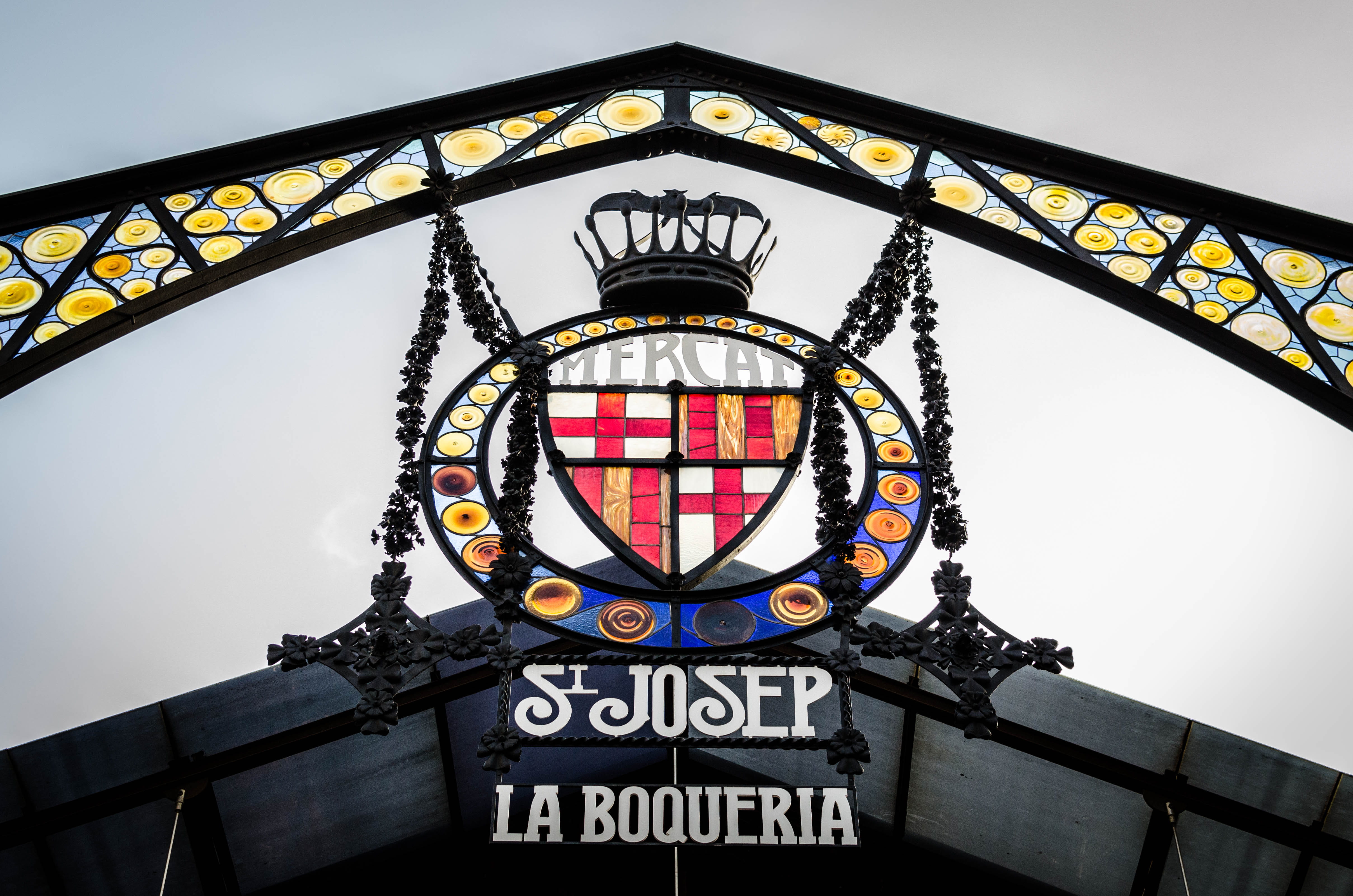 western script, art and craft, barcelona, spain, design, communication, architecture, sign, low angle view, 4K, mercat, no people, ornate, nature, sky, HD Wallpaper