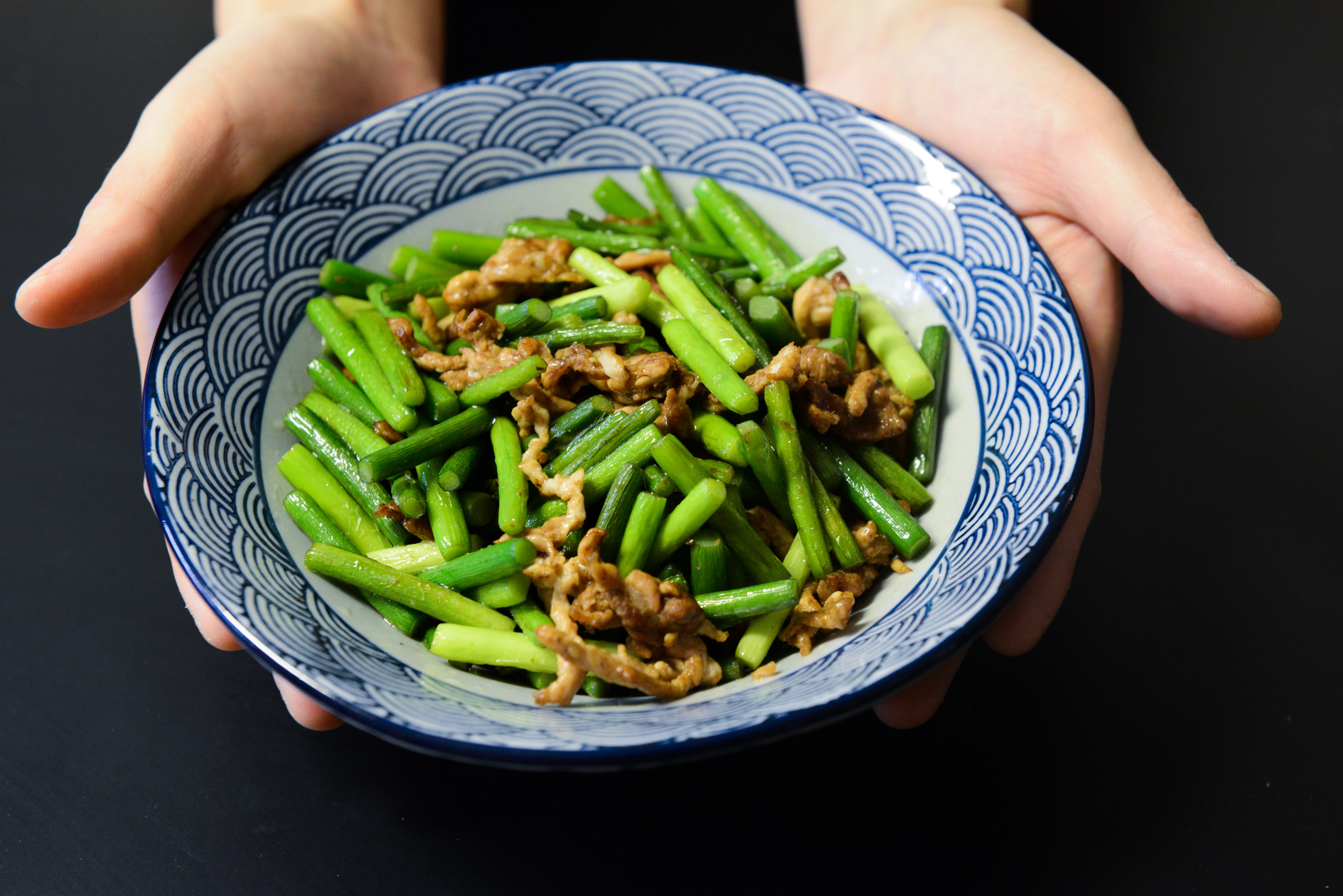 delicious, chinese food, green color, wellbeing, hands, crockery, human hand, healthy eating, green bean, vegetarian food, black background, hand, tasty, HD Wallpaper