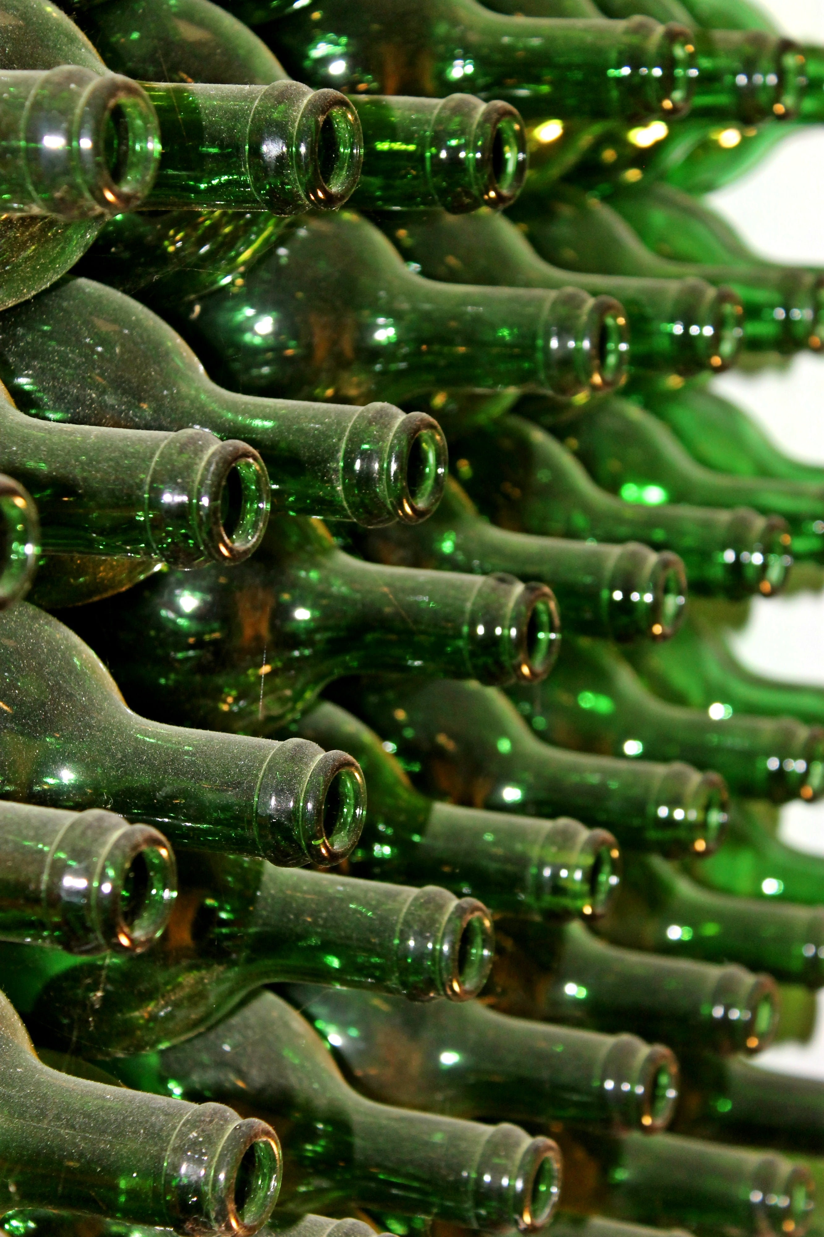 potting, wine, cellar, green color, abundance, full frame, juice, drink, backgrounds, glasses, food and drink, colored glass, 4K, glass - Material, indoors, Phone HD Wallpaper